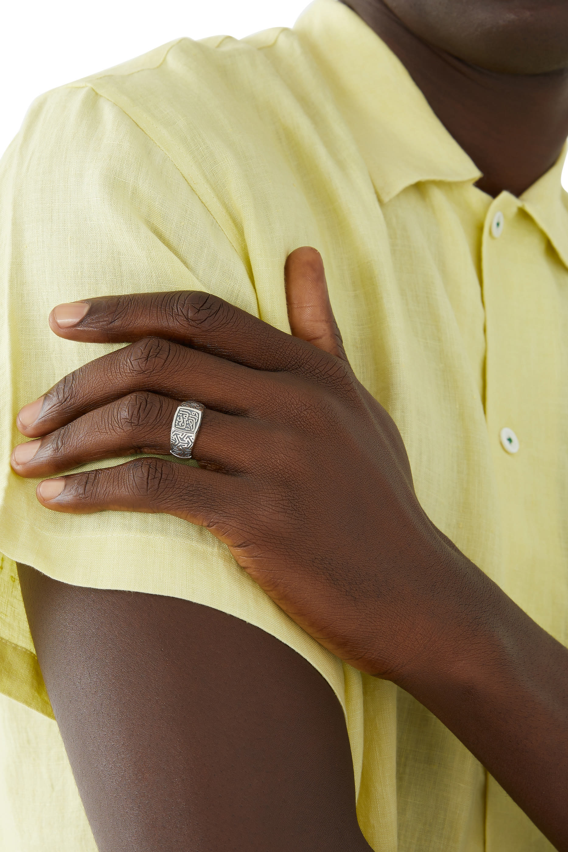 خاتم بنقشة "القناعة والرضا"، فضة إسترلينية