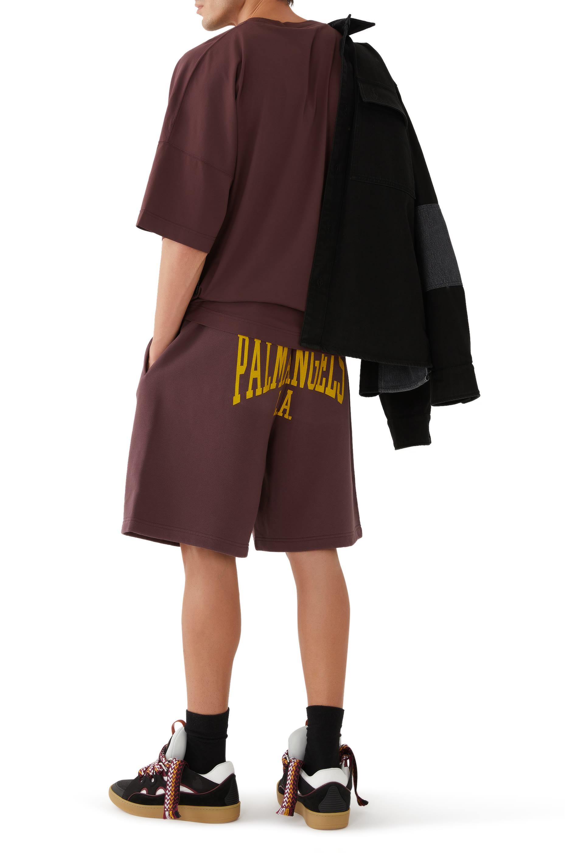 شورت رياضي بتصميم جامعي