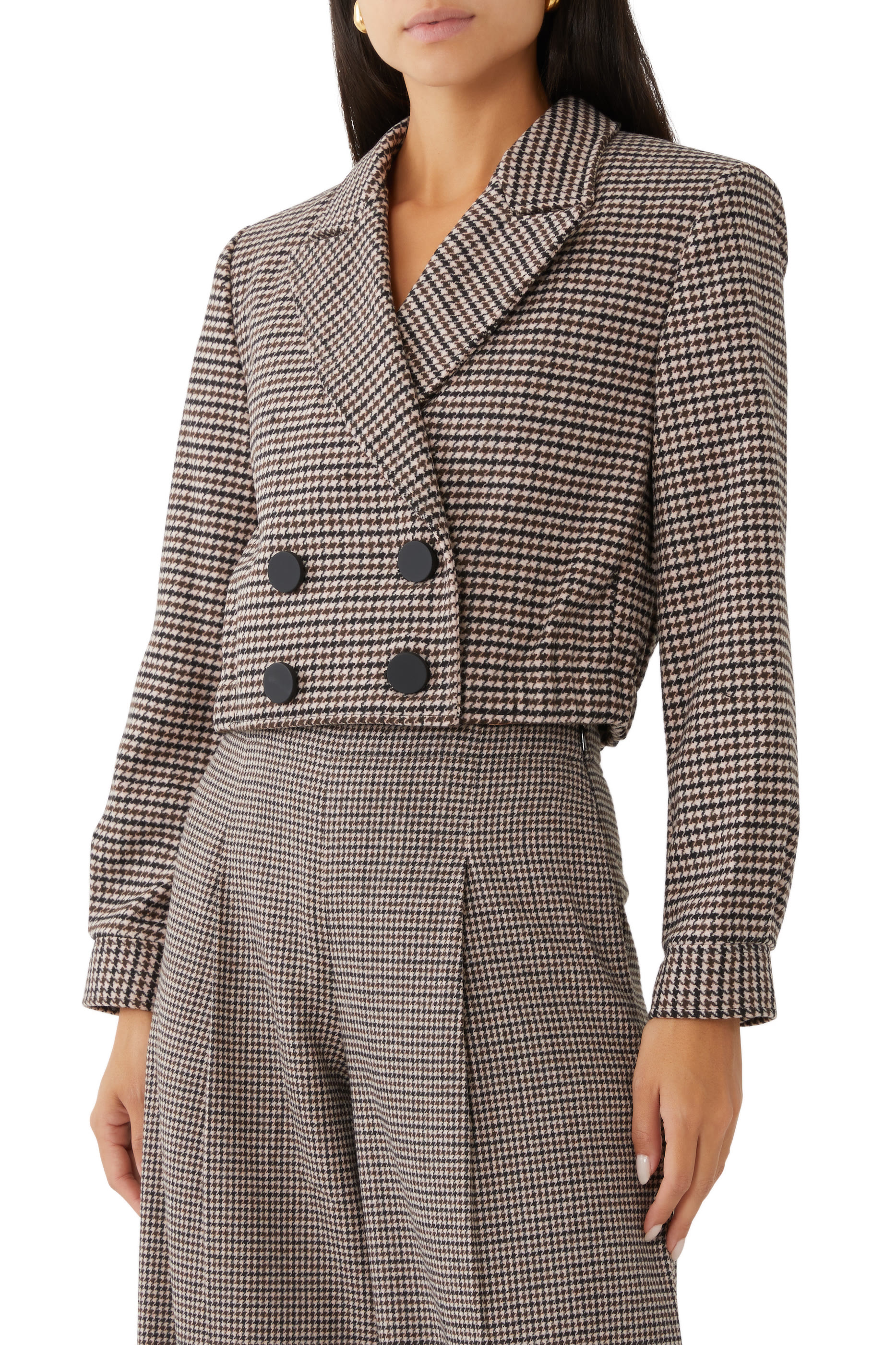 جاكيت قصير بطيات