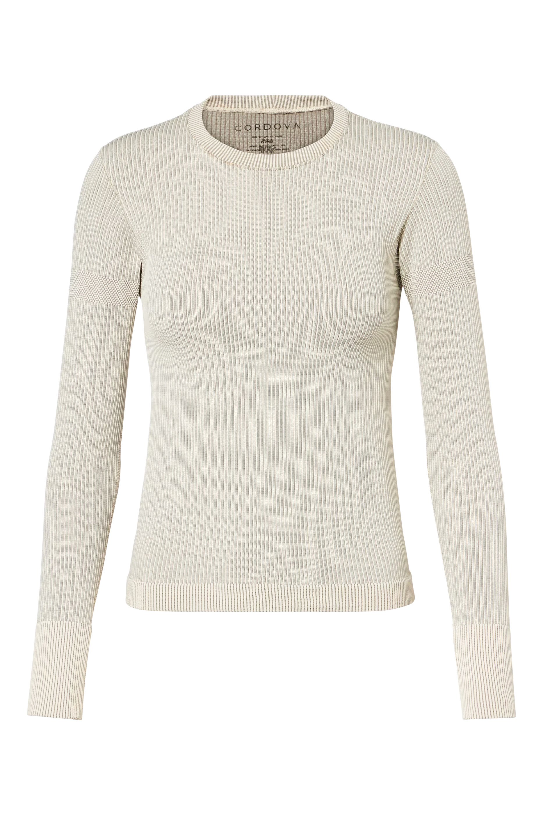 بلوزة أساسية بأكمام طويلة