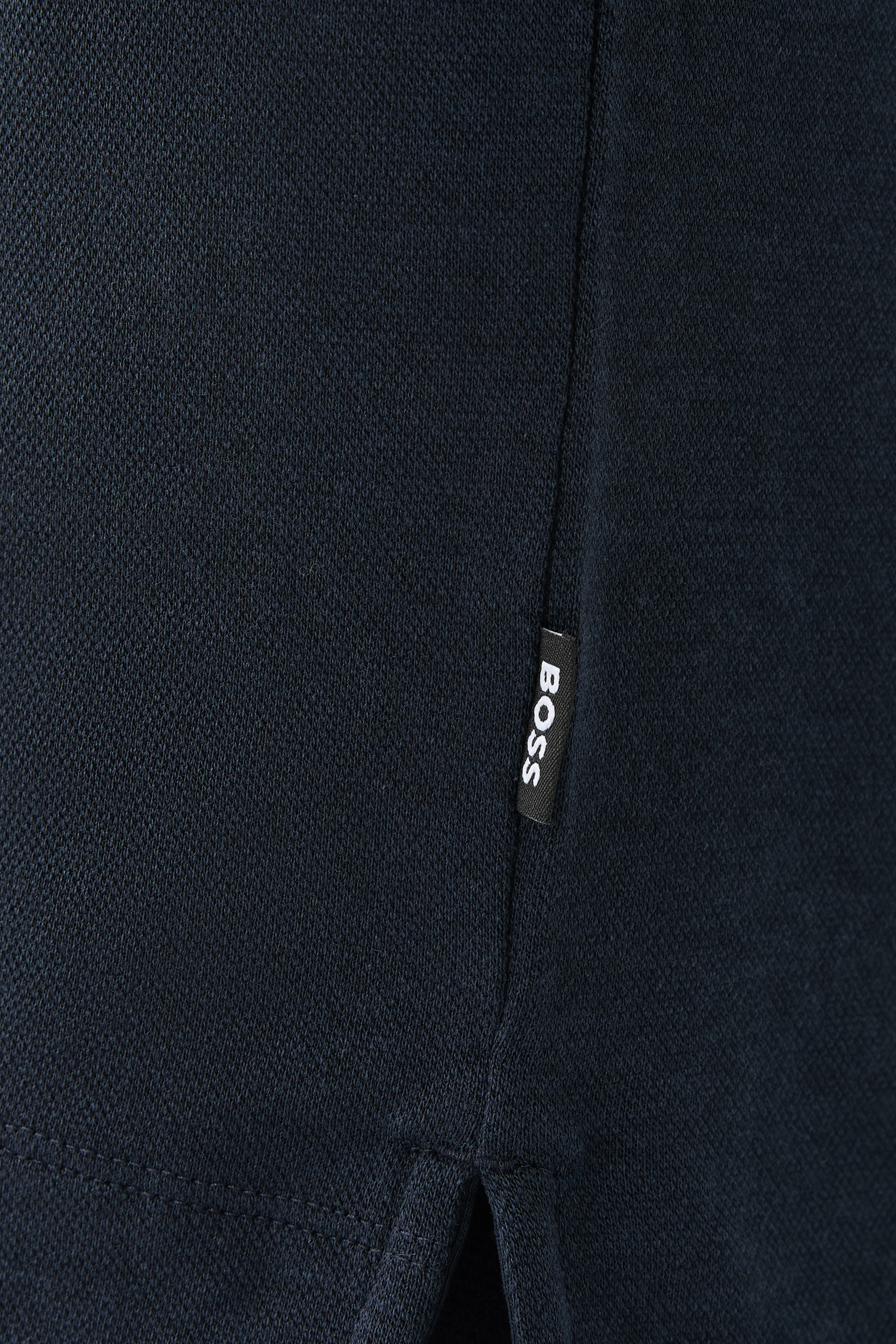 تيشيرت بأكمام قصيرة