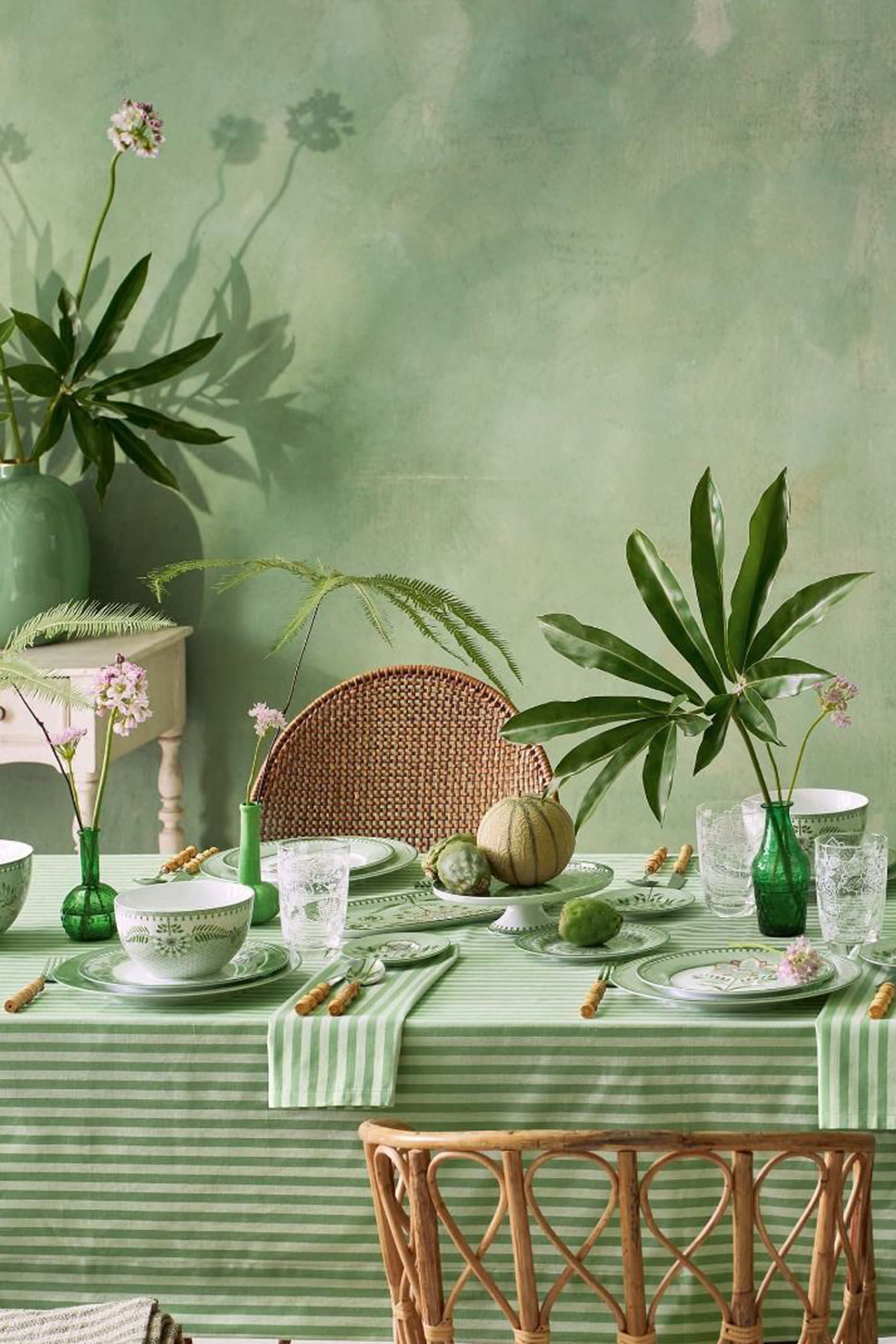 وعاء بنقشة ليلي اند لوتس