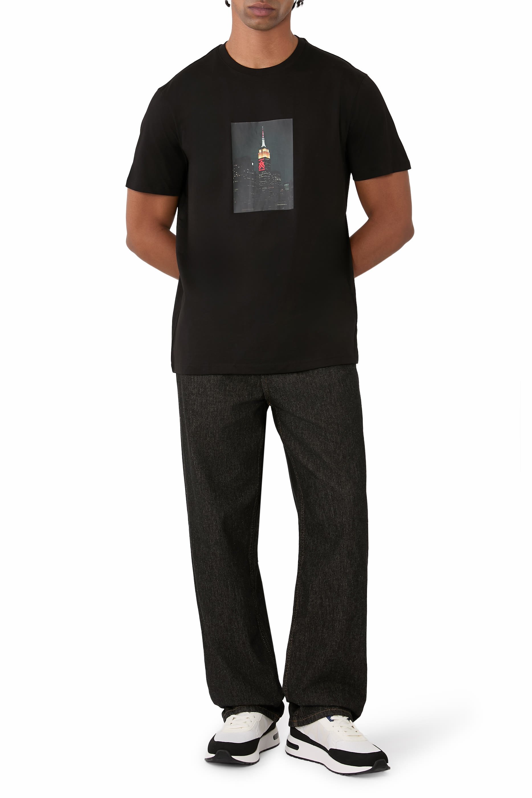 تيشيرت بشعار حرفي الماركة