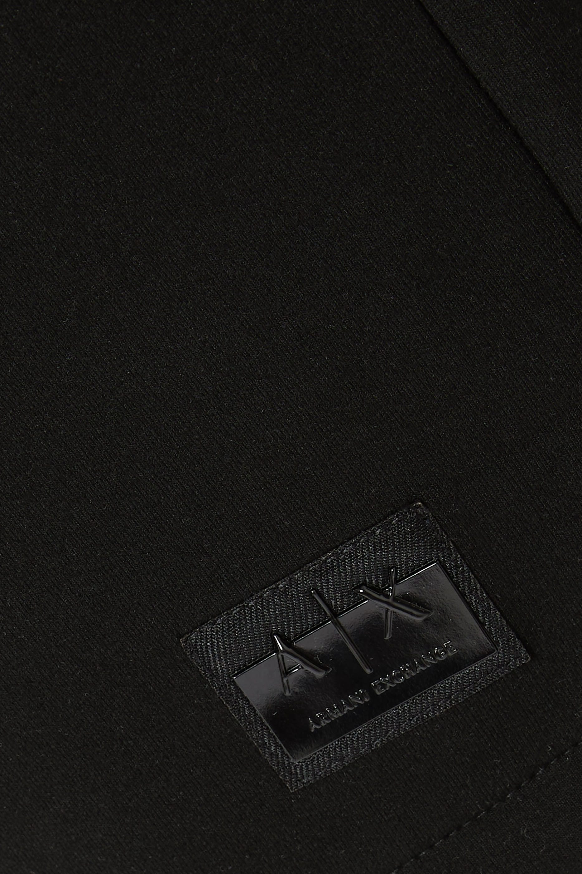 شورت رياضي بشعار الماركة