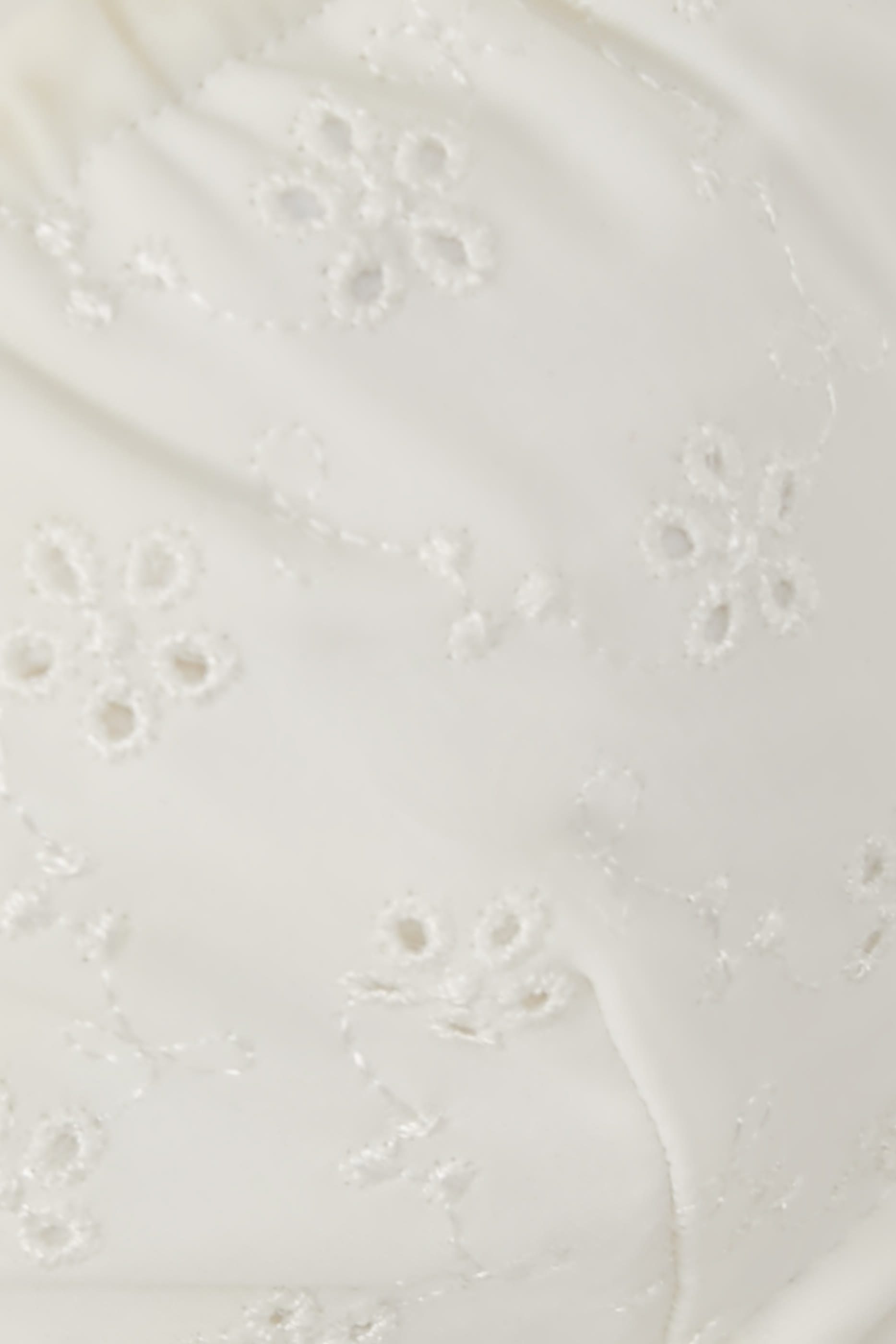 قطعة بيكيني علوية هالو بتطريزات إنجليزية