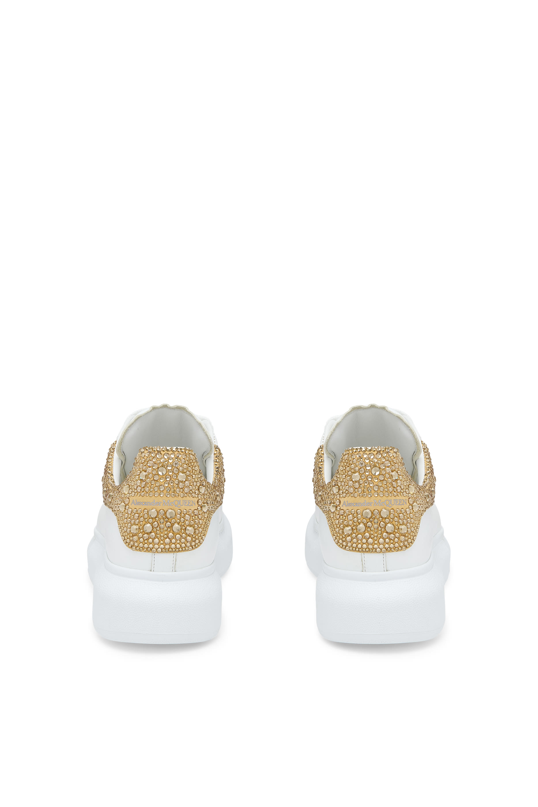 سنيكرز بشعار الماركة جلد