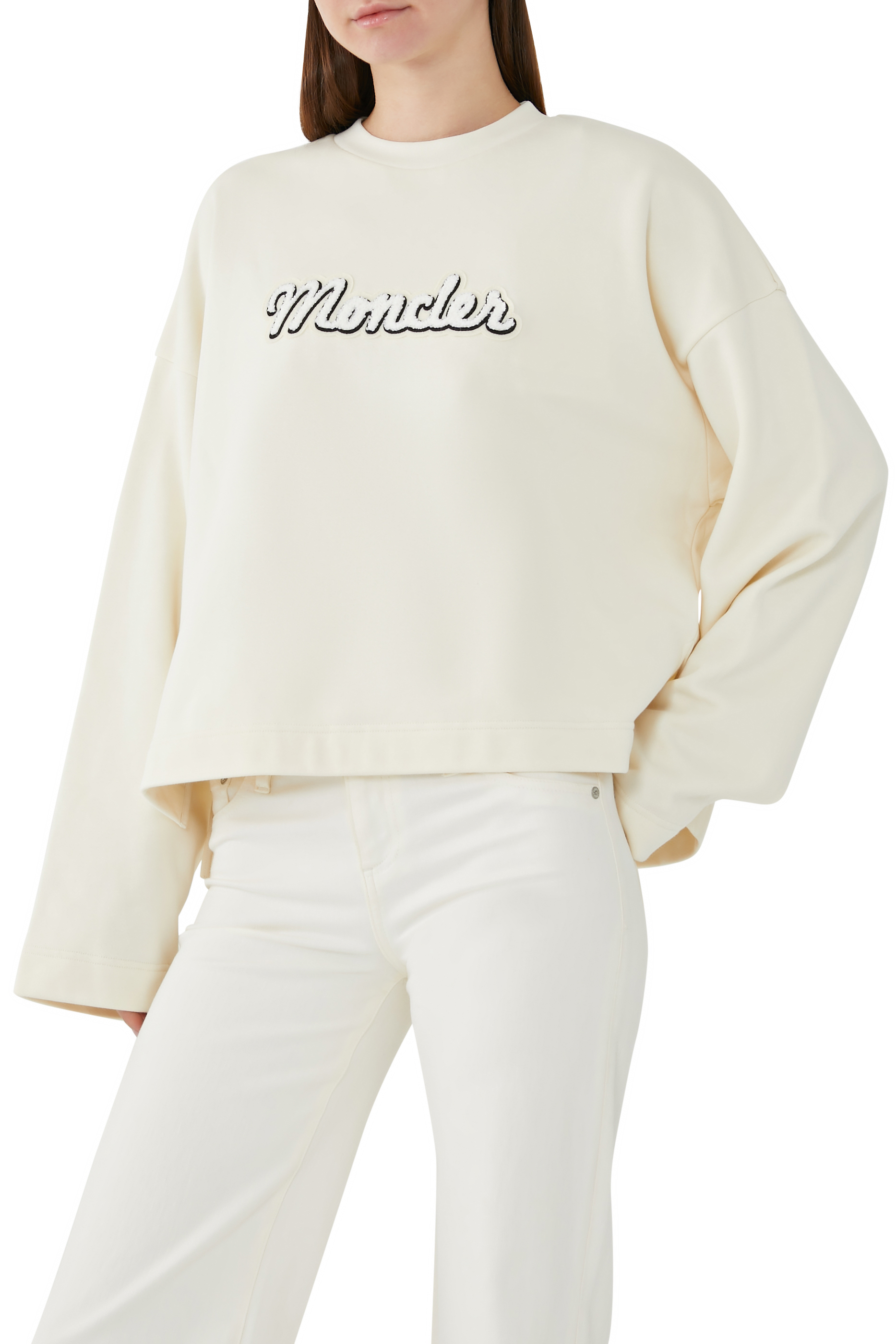 سويت شيرت مطرز بشعار الماركة