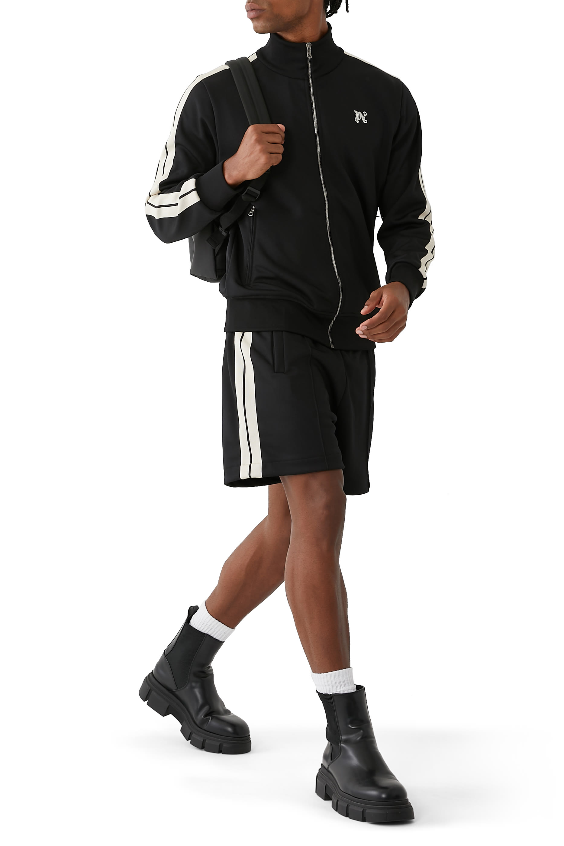 شورت رياضي بحروف شعار الماركة