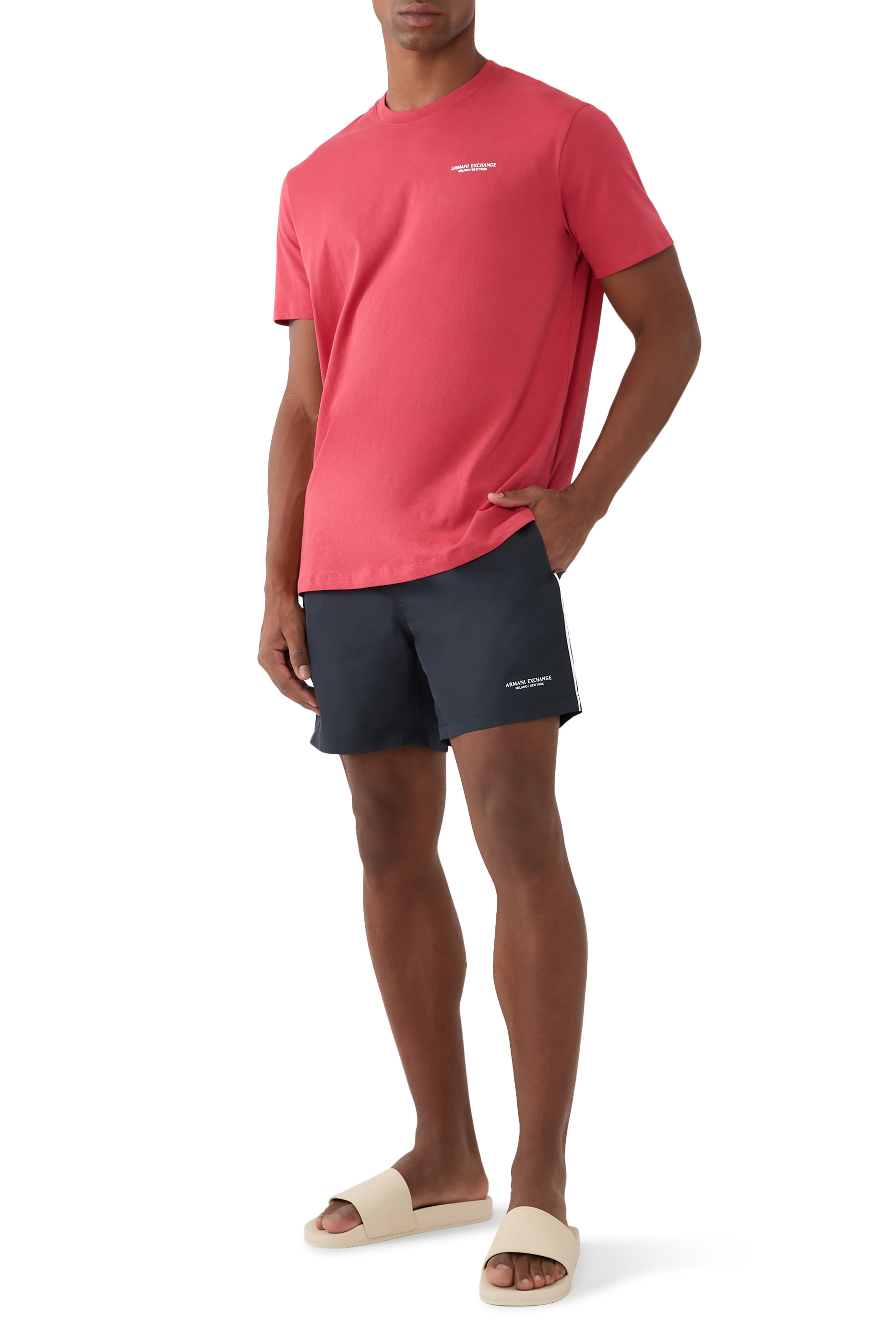 شورت سباحة بشعار الماركة