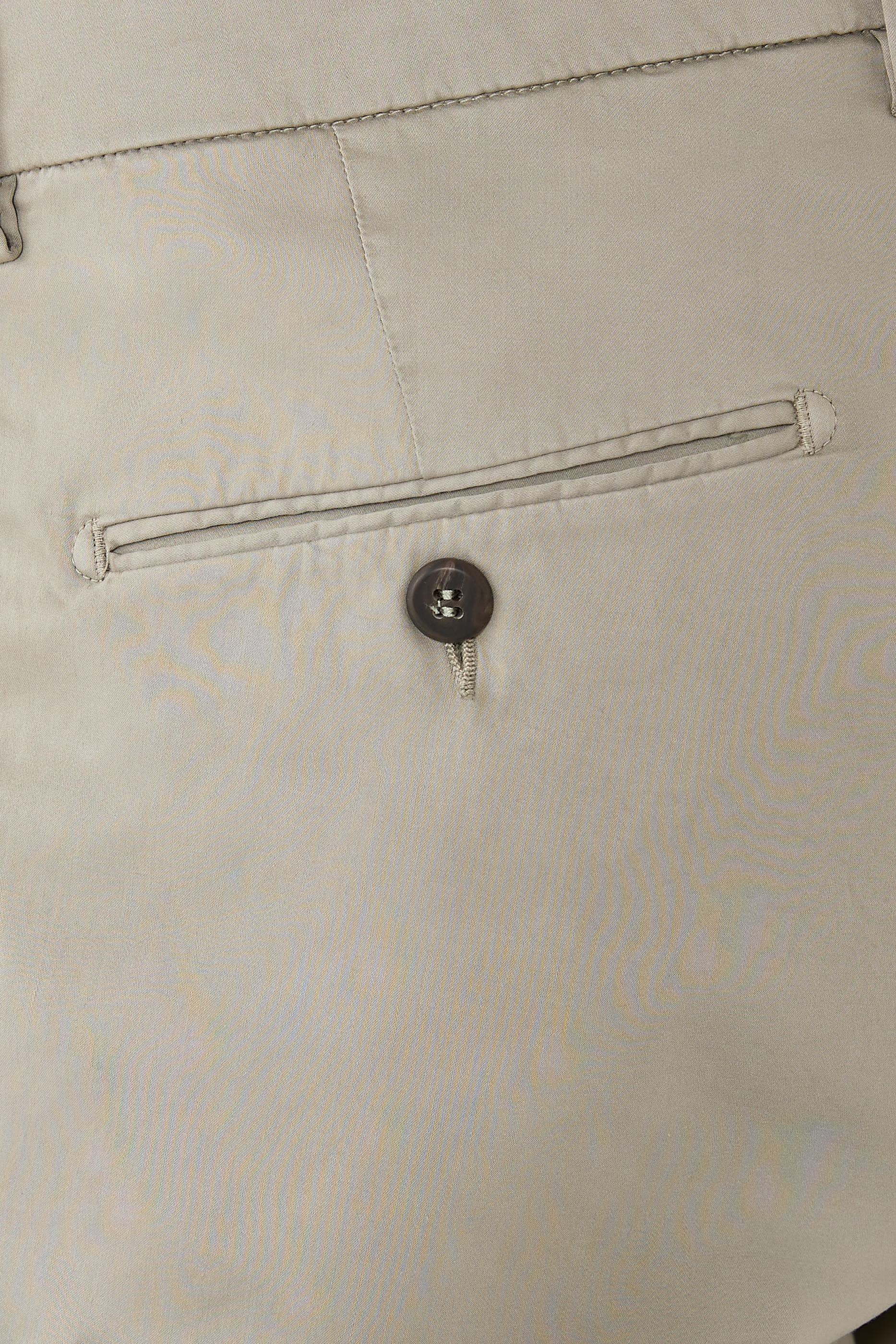 بنطال تشينو