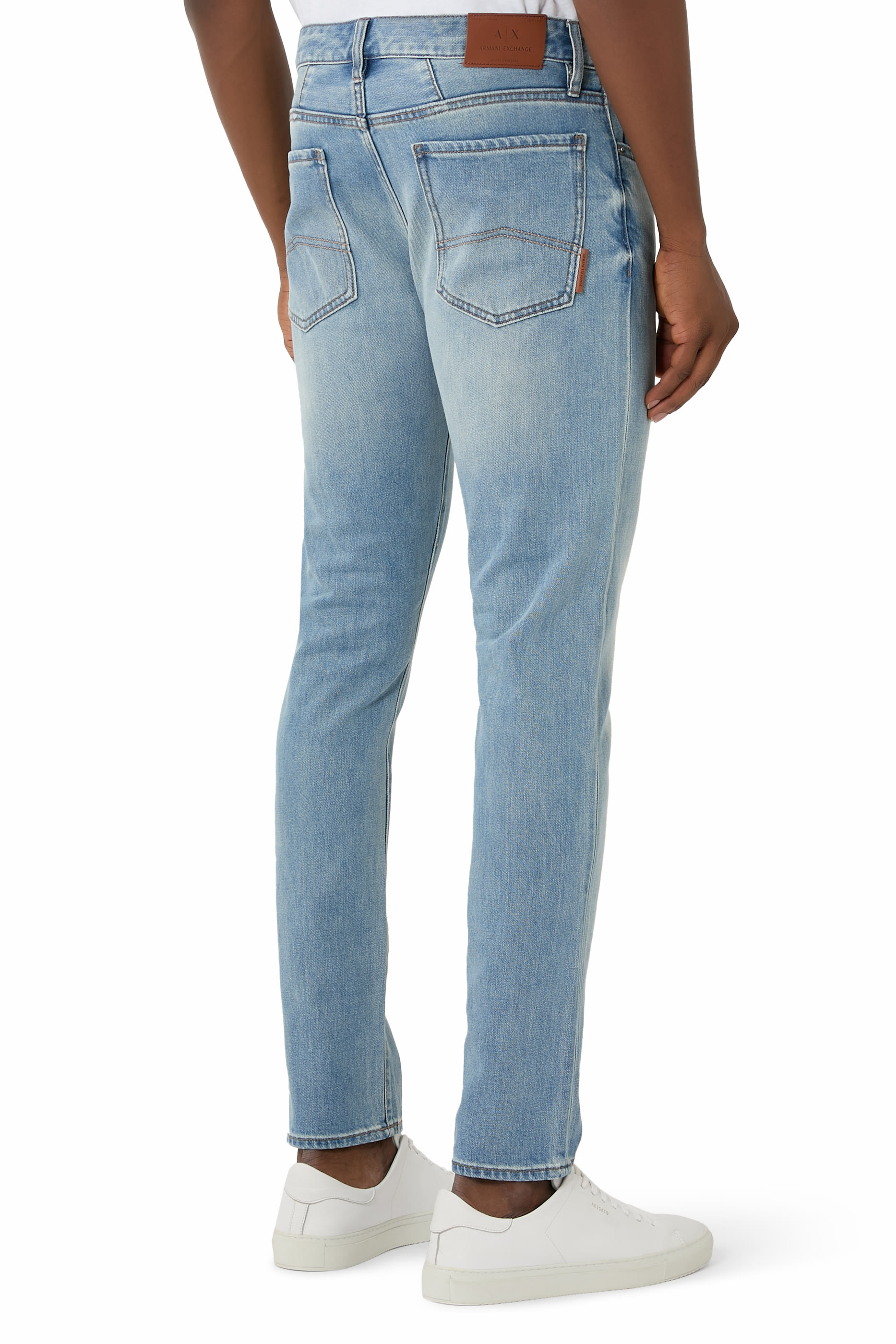 بنطال بقصة ضيقة خمس جيوب دنيم