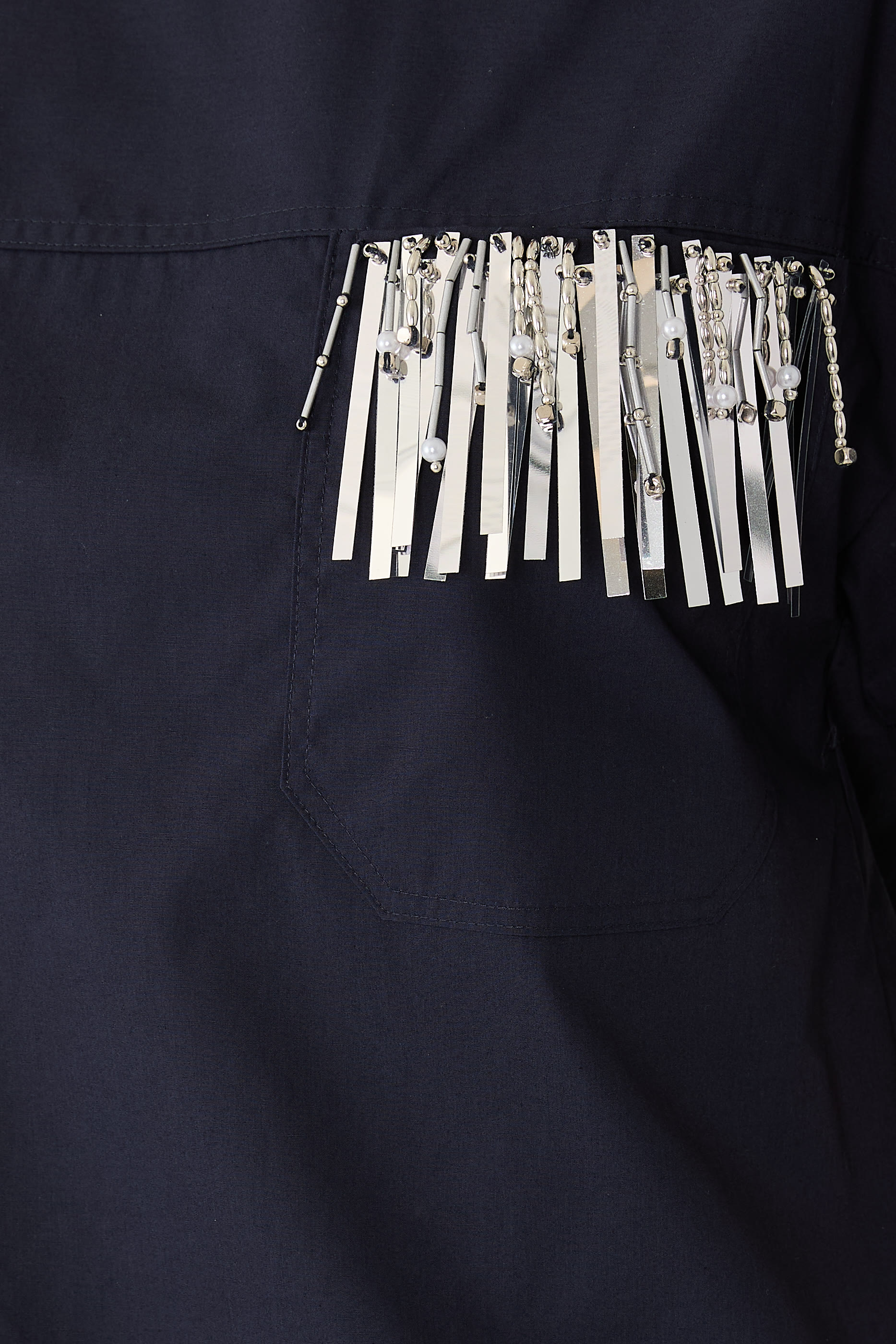 بلوزة بتطريز