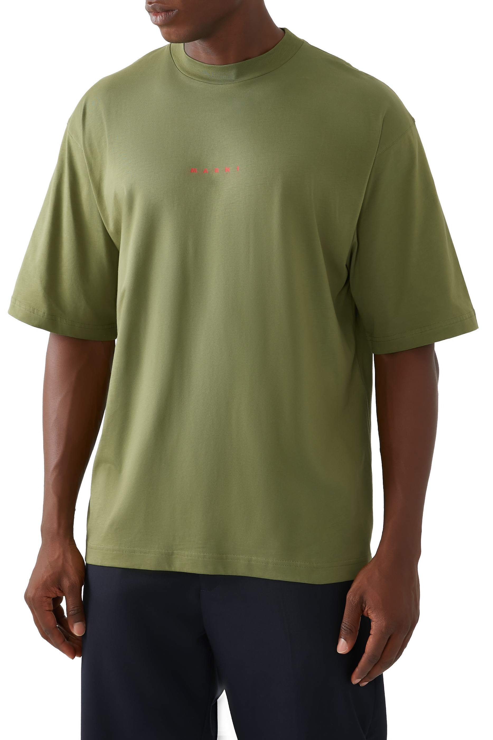 تيشيرت فضفاض بشعار الماركة