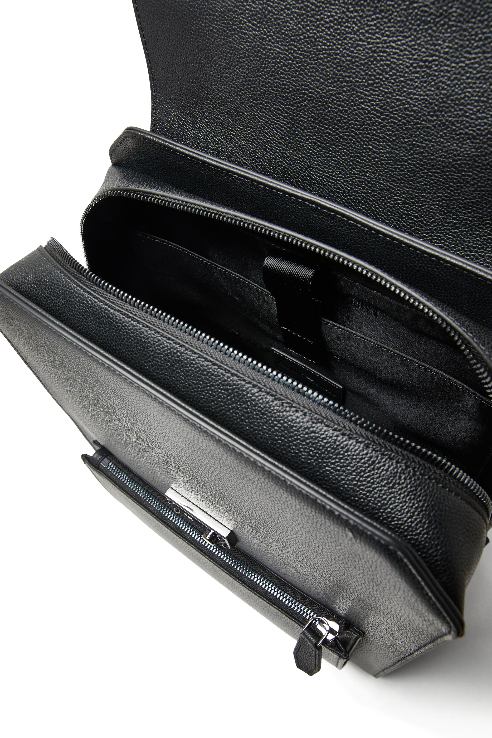 حقيبة ظهر بتصميم مسطح جلد مموج