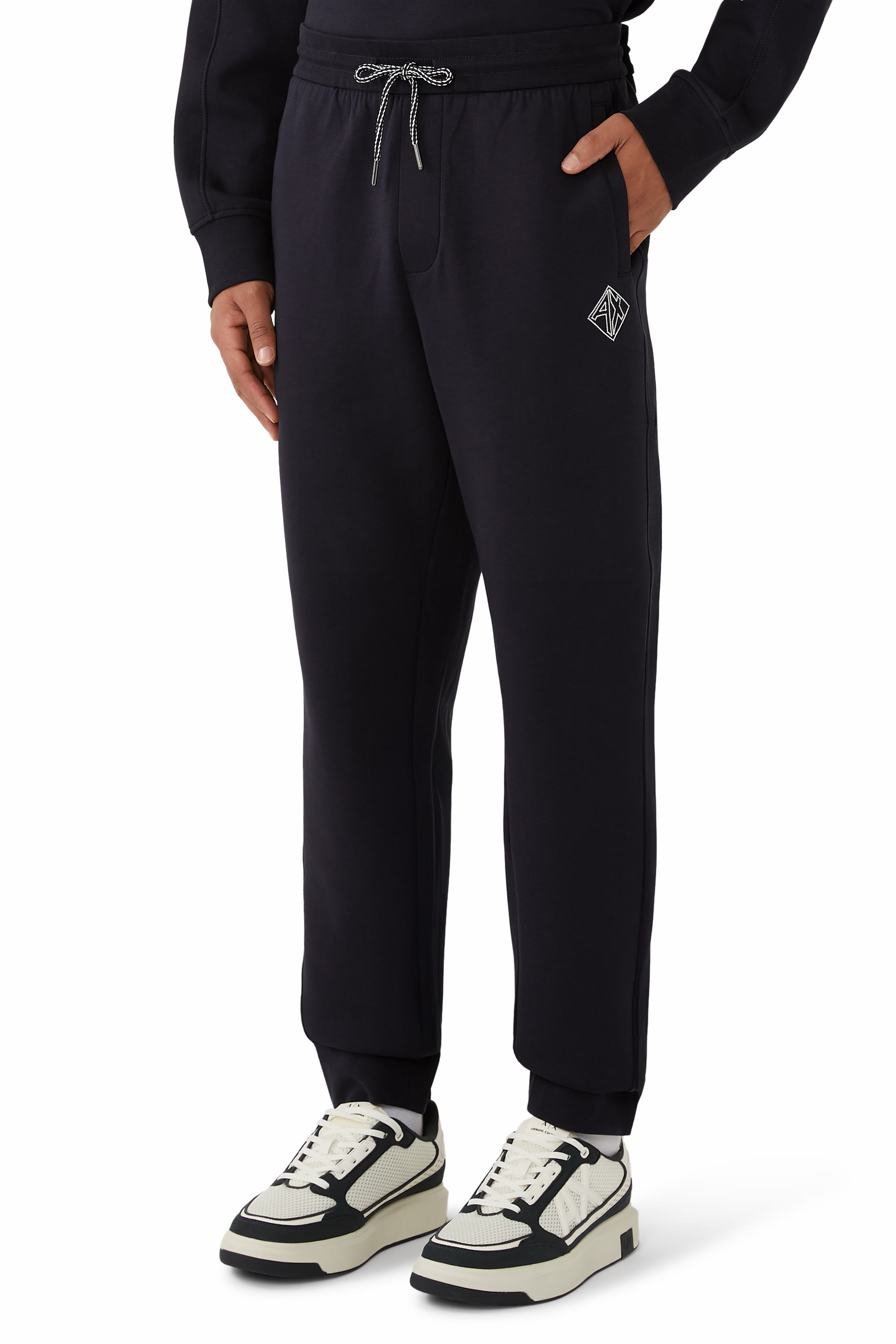 بنطال رياضي بشعار الماركة