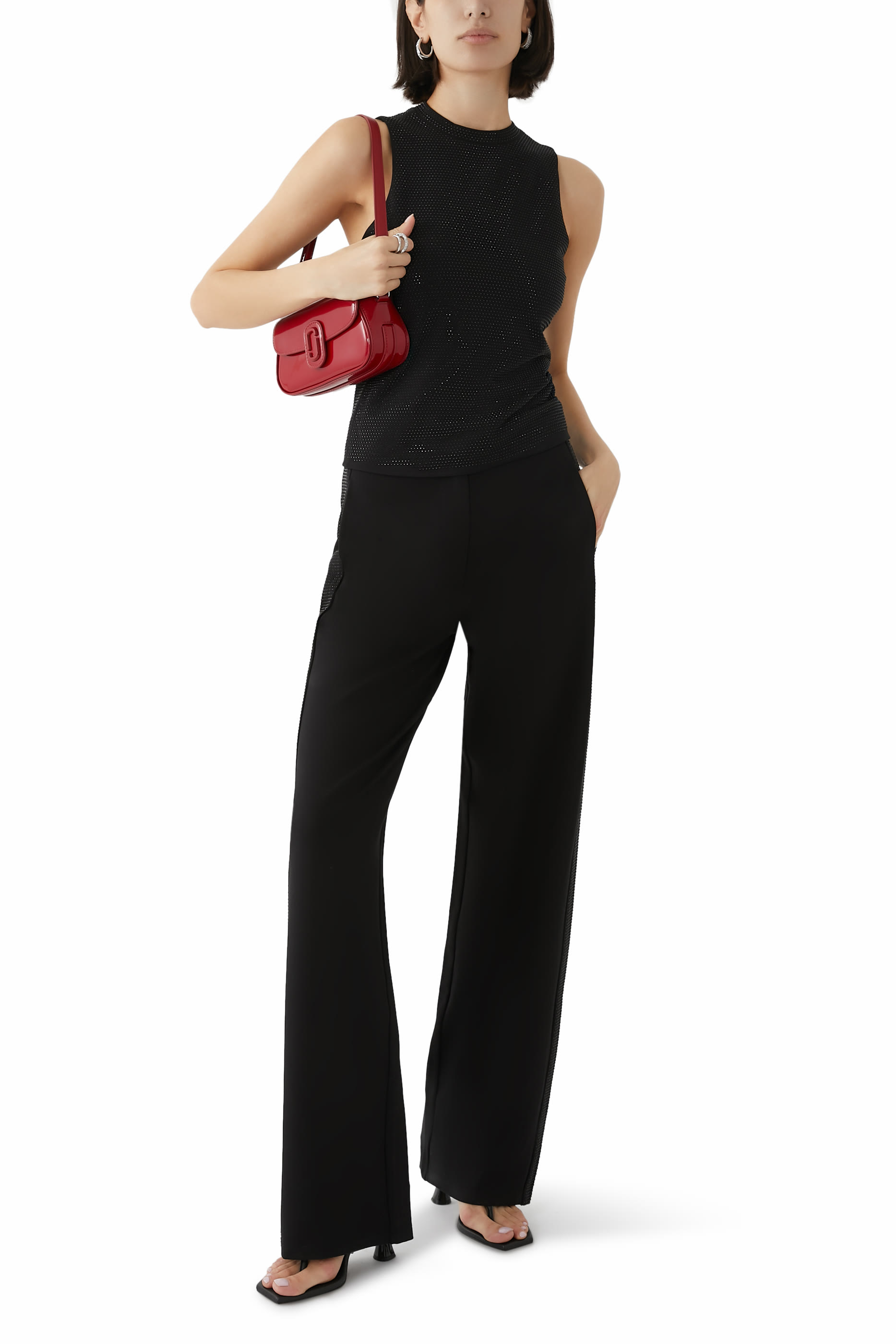 بنطال بقصة ساق واسعة