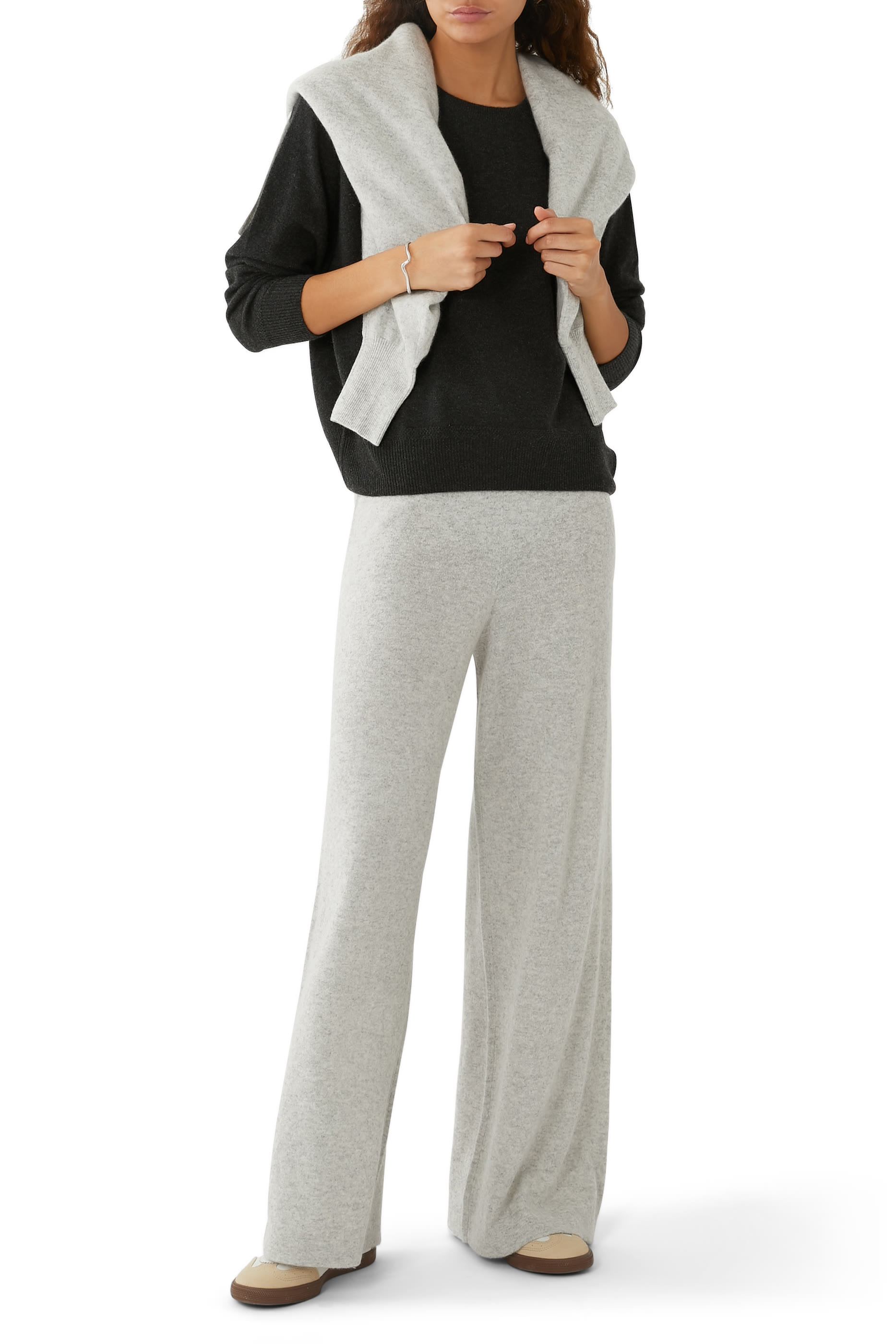 كنزة ماليبو بياقة ضيقة