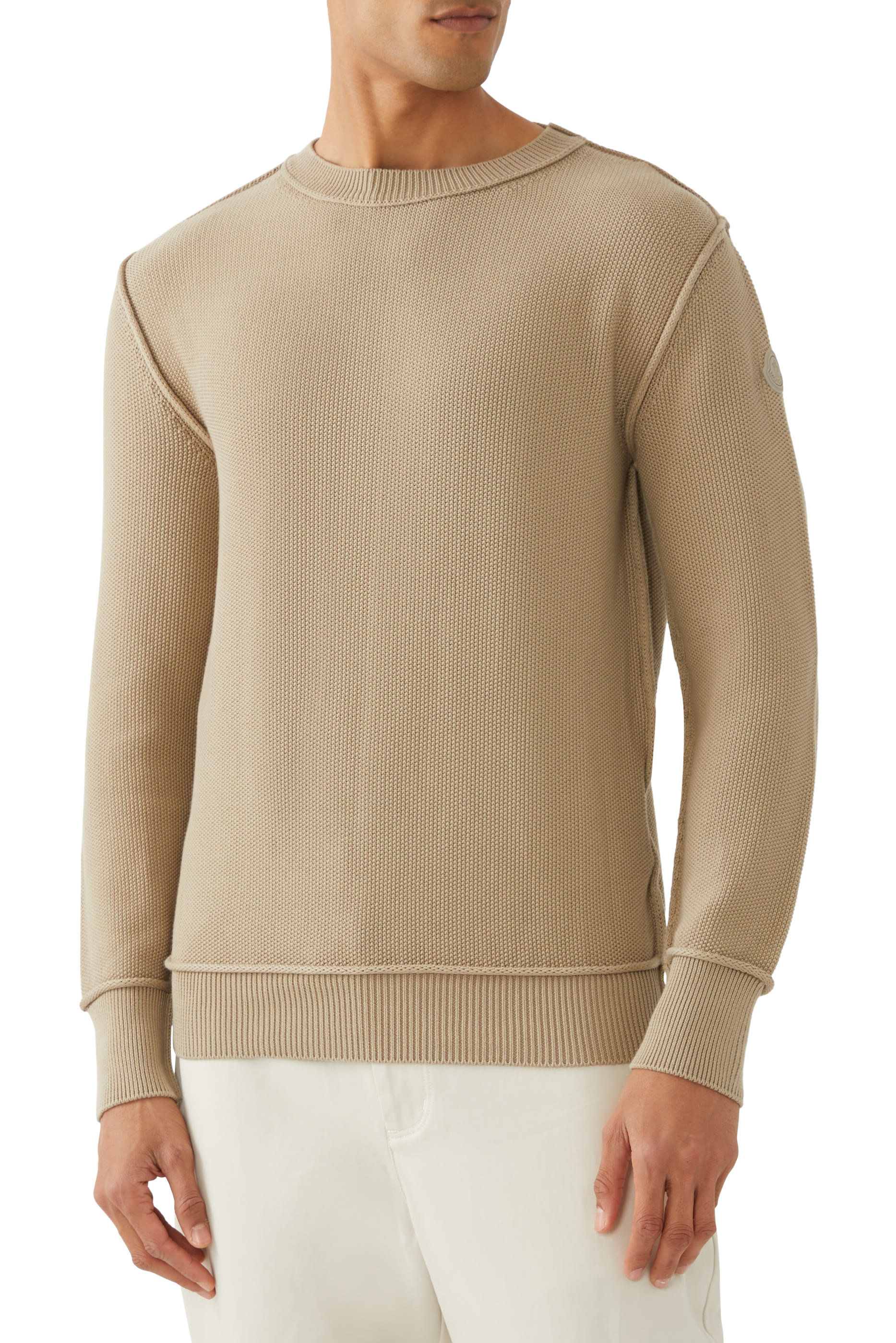 كنزرة بياقة ضيقة