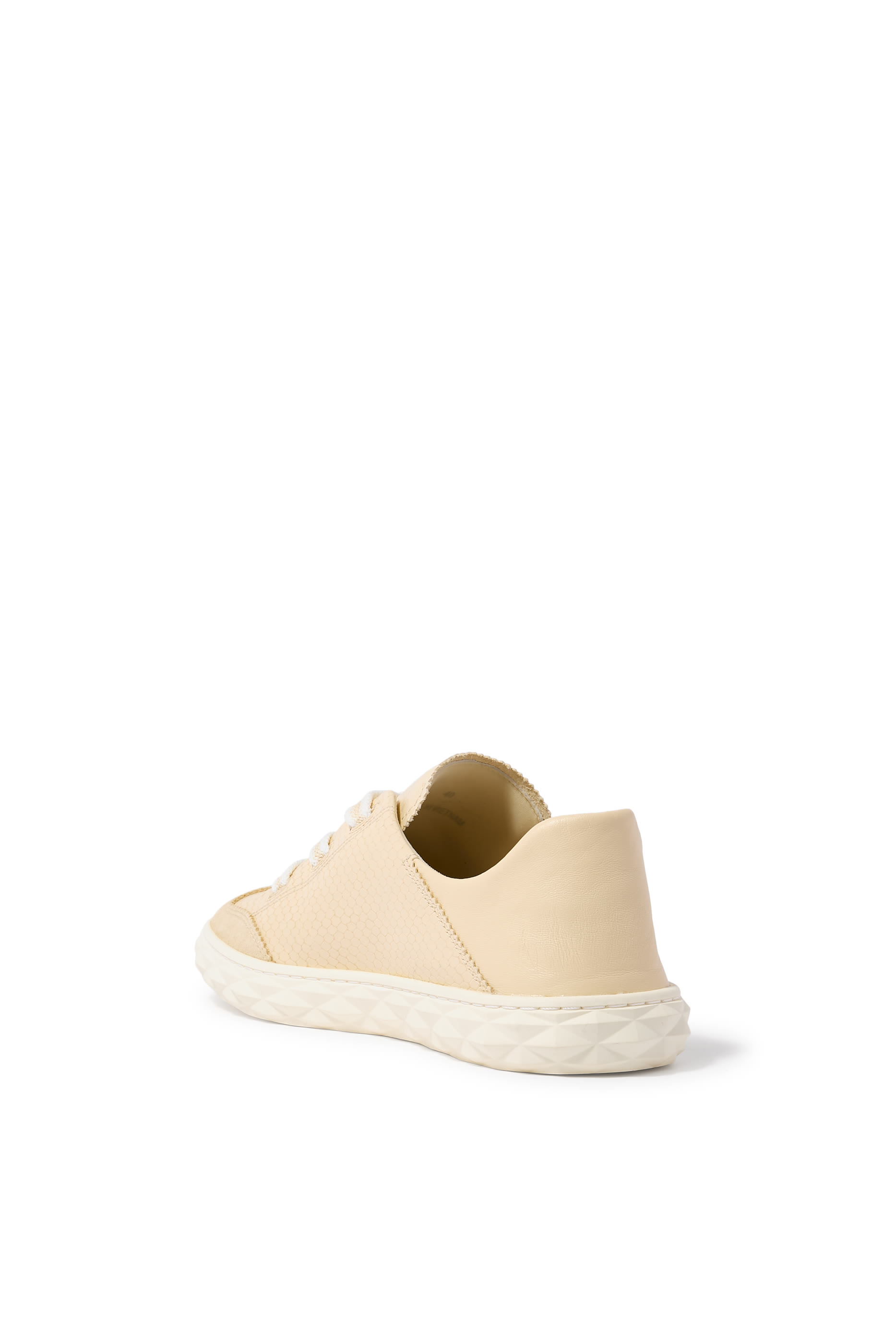 سنيكرز فليكس خفيف بتصميم معينات