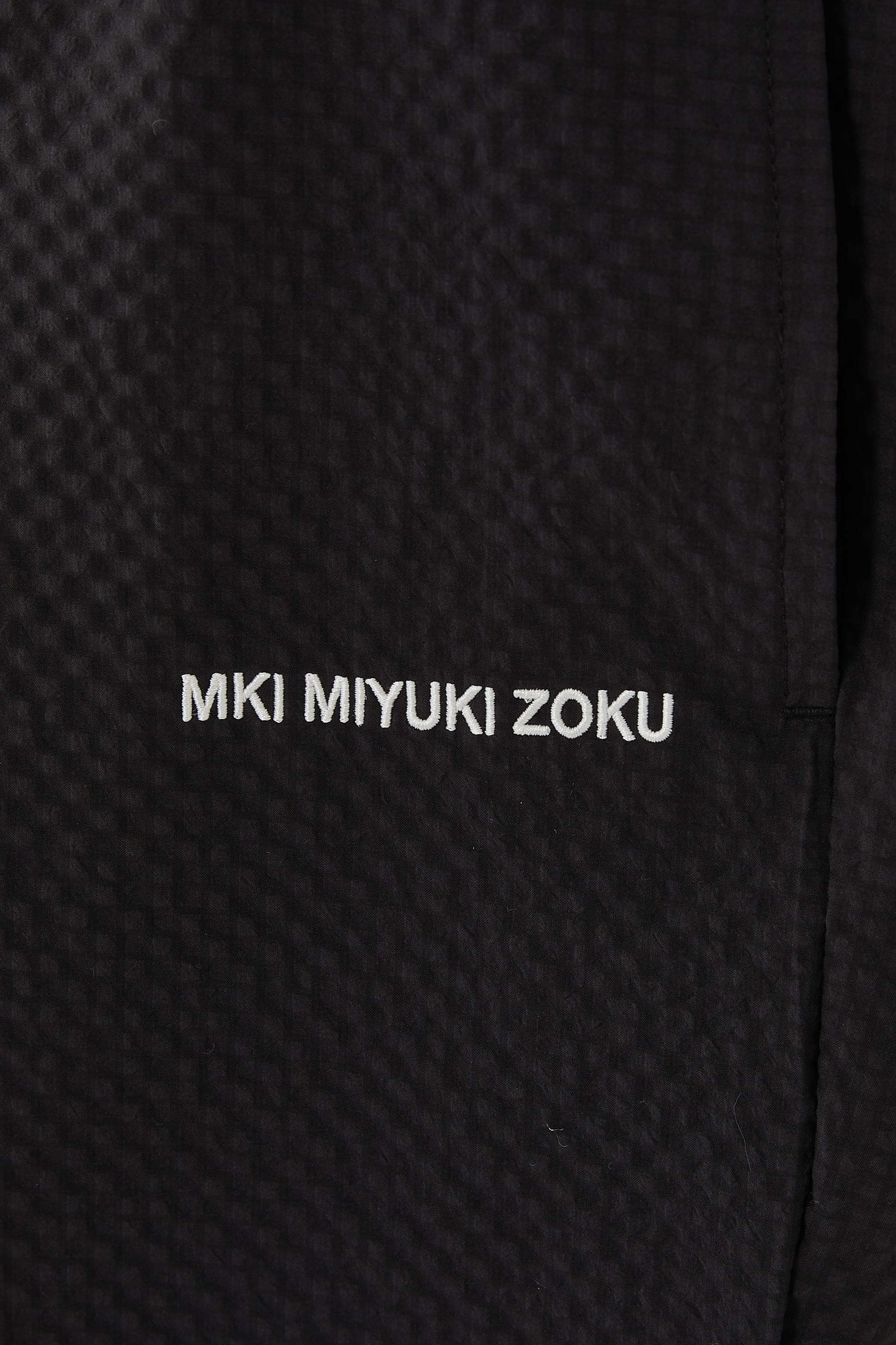 بنطال رياضي برباط تضييق  قماش سيرساكر