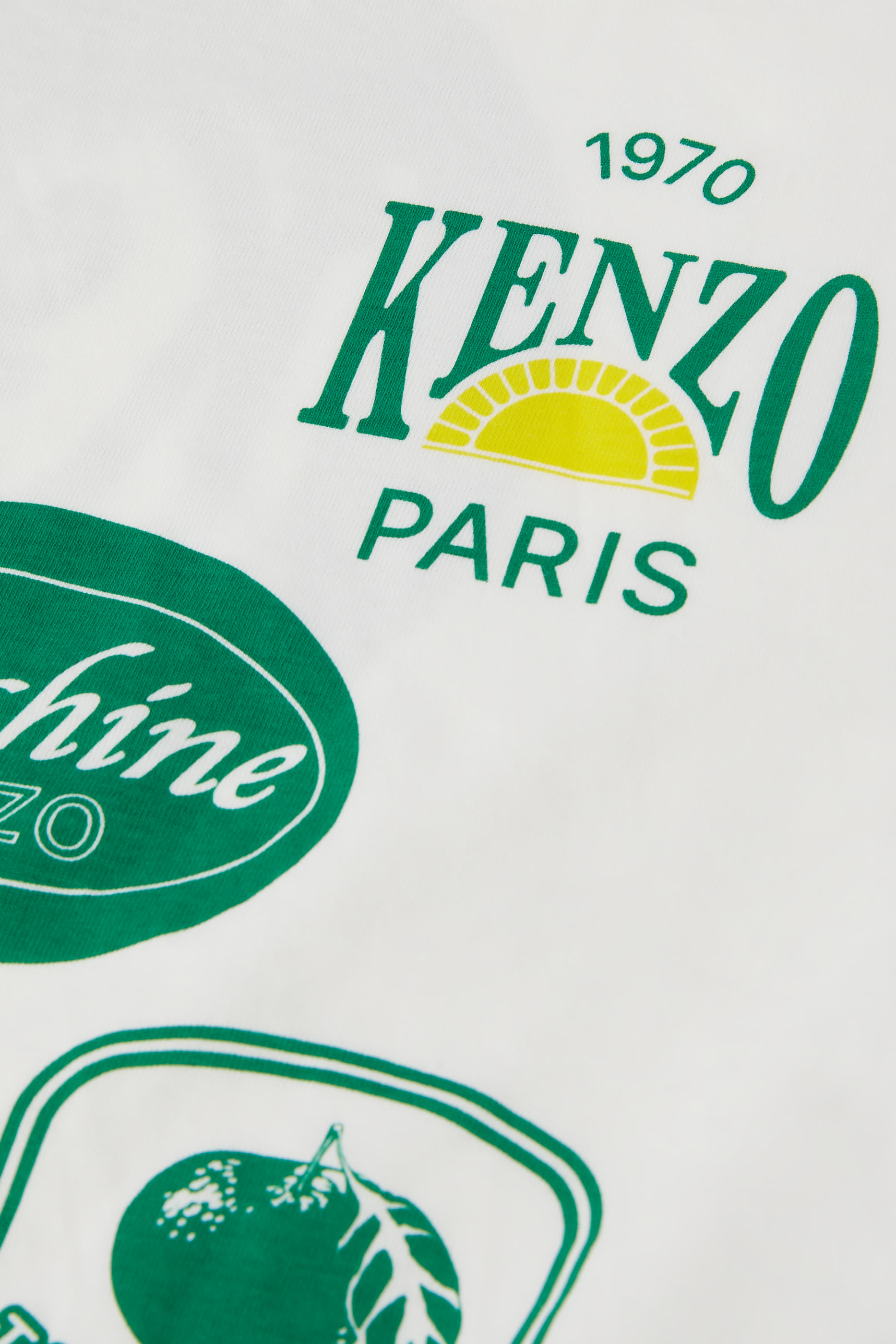 تيشيرت بنقشة شعار الماركة وفاكهة للأطفال