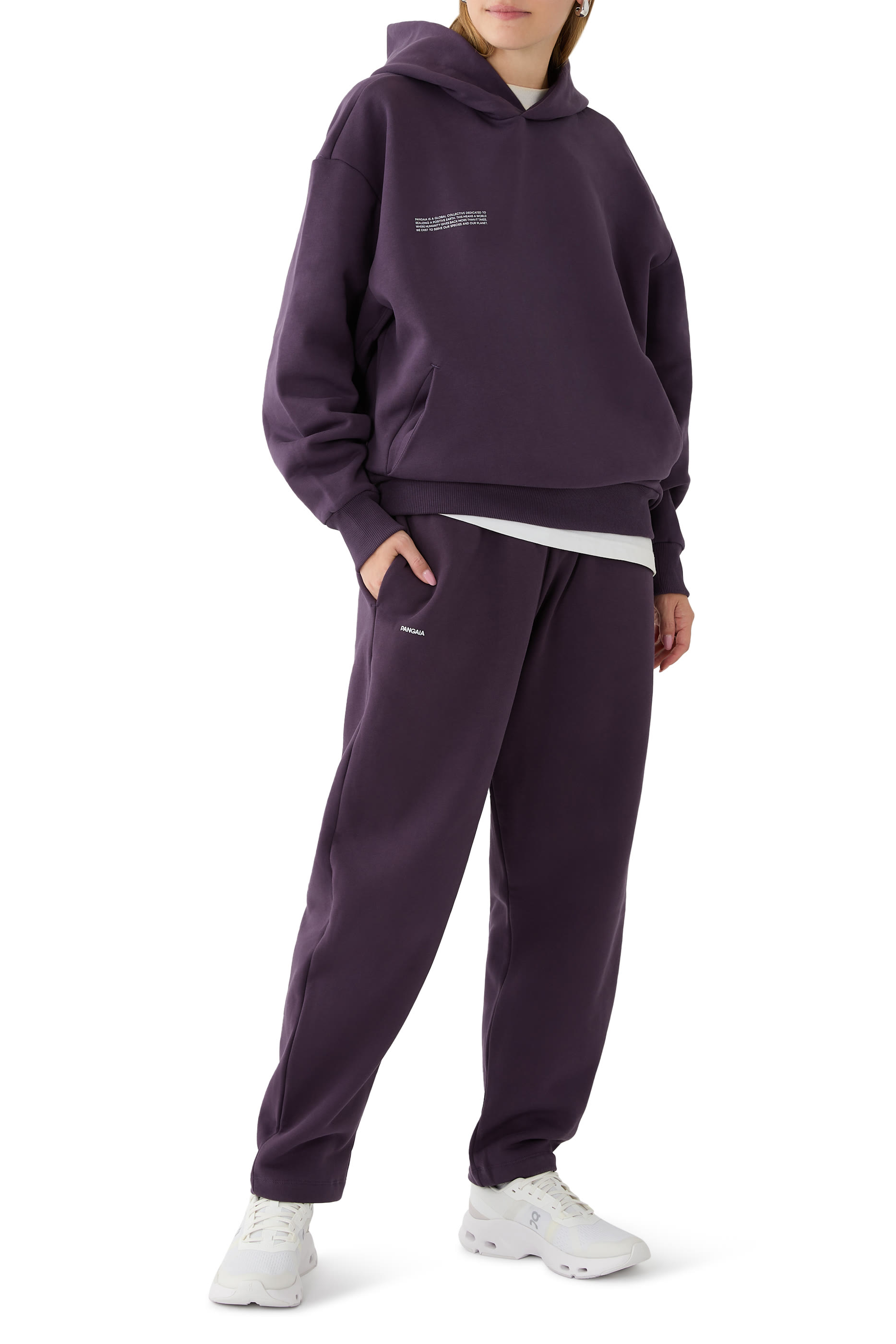 بنطال رياضي دي ان ايه بقصة ساق واسعة