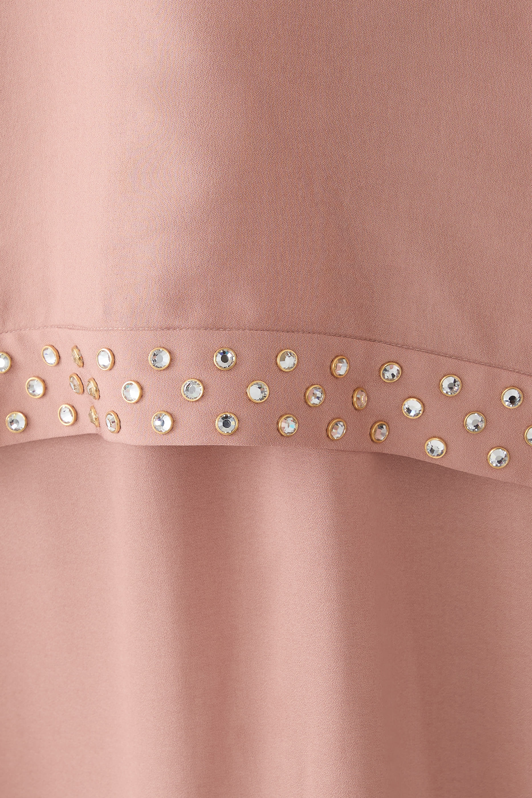 فستان سهرة بكاب مرصع بكريستال خال من الرصاص