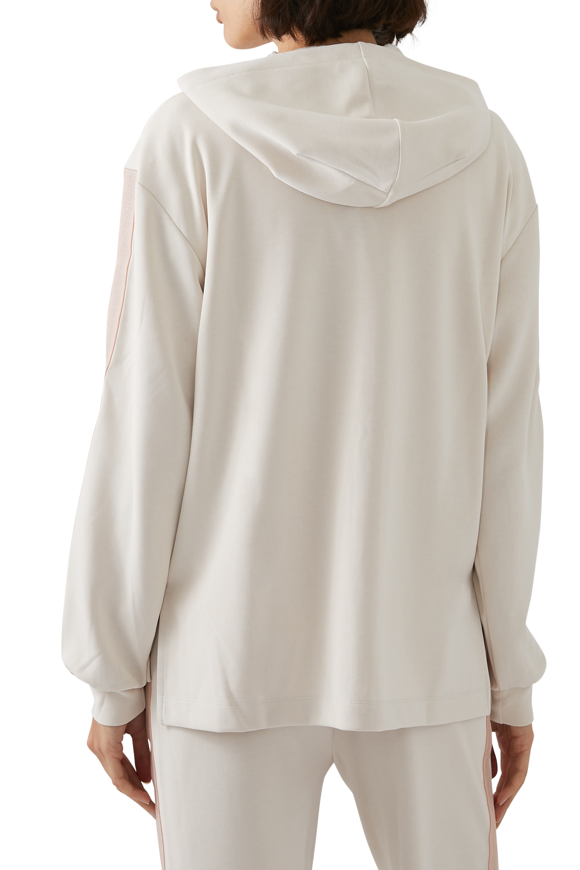 هودي بسحاب وشعار الماركة