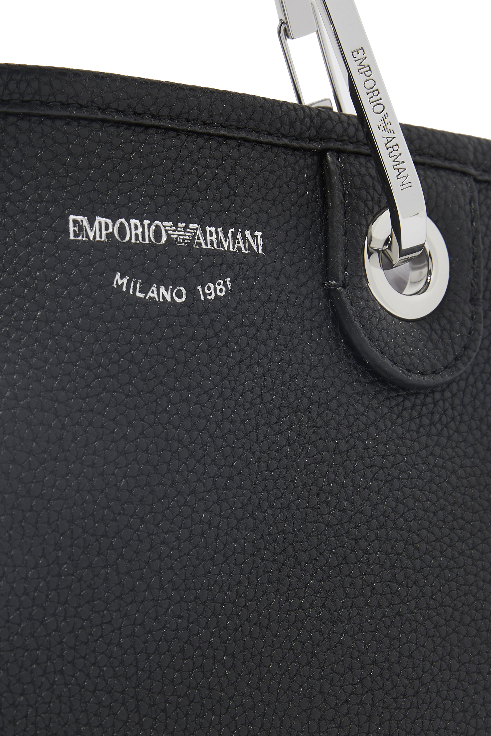 حقيبة صغيرة بطبعات بارزة بشعار الماركة