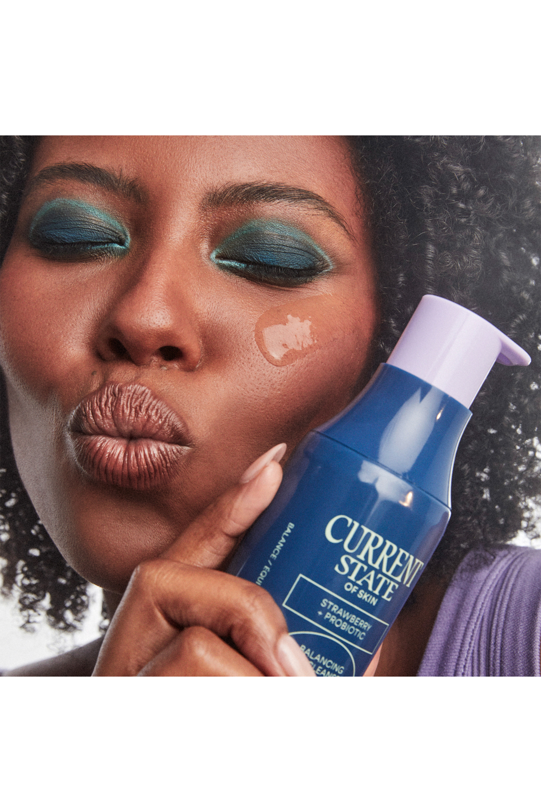 غسول جل بالفراولة والبروبيوتيك لموازنة البشرة