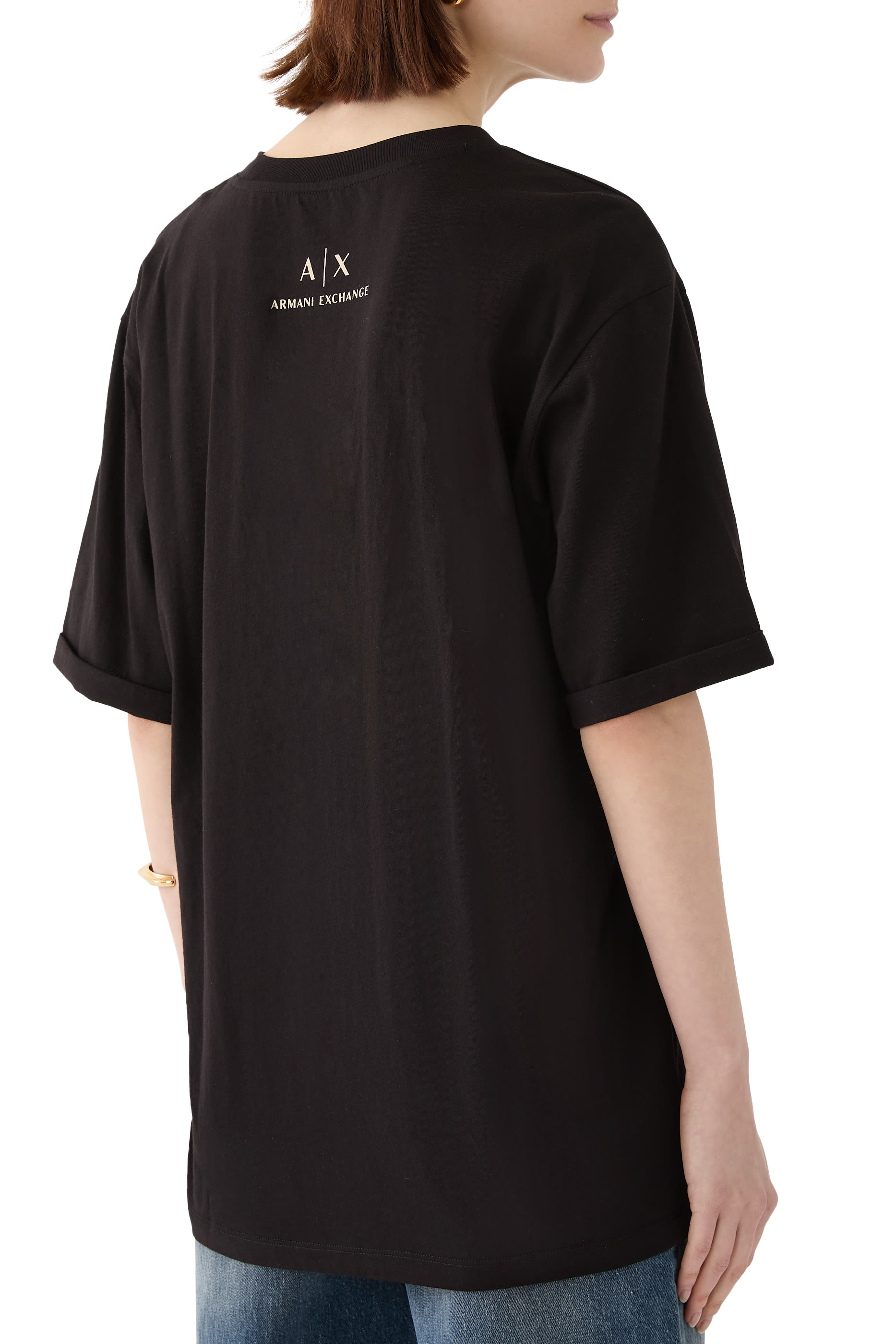 تيشيرت بأكمام قصيرة