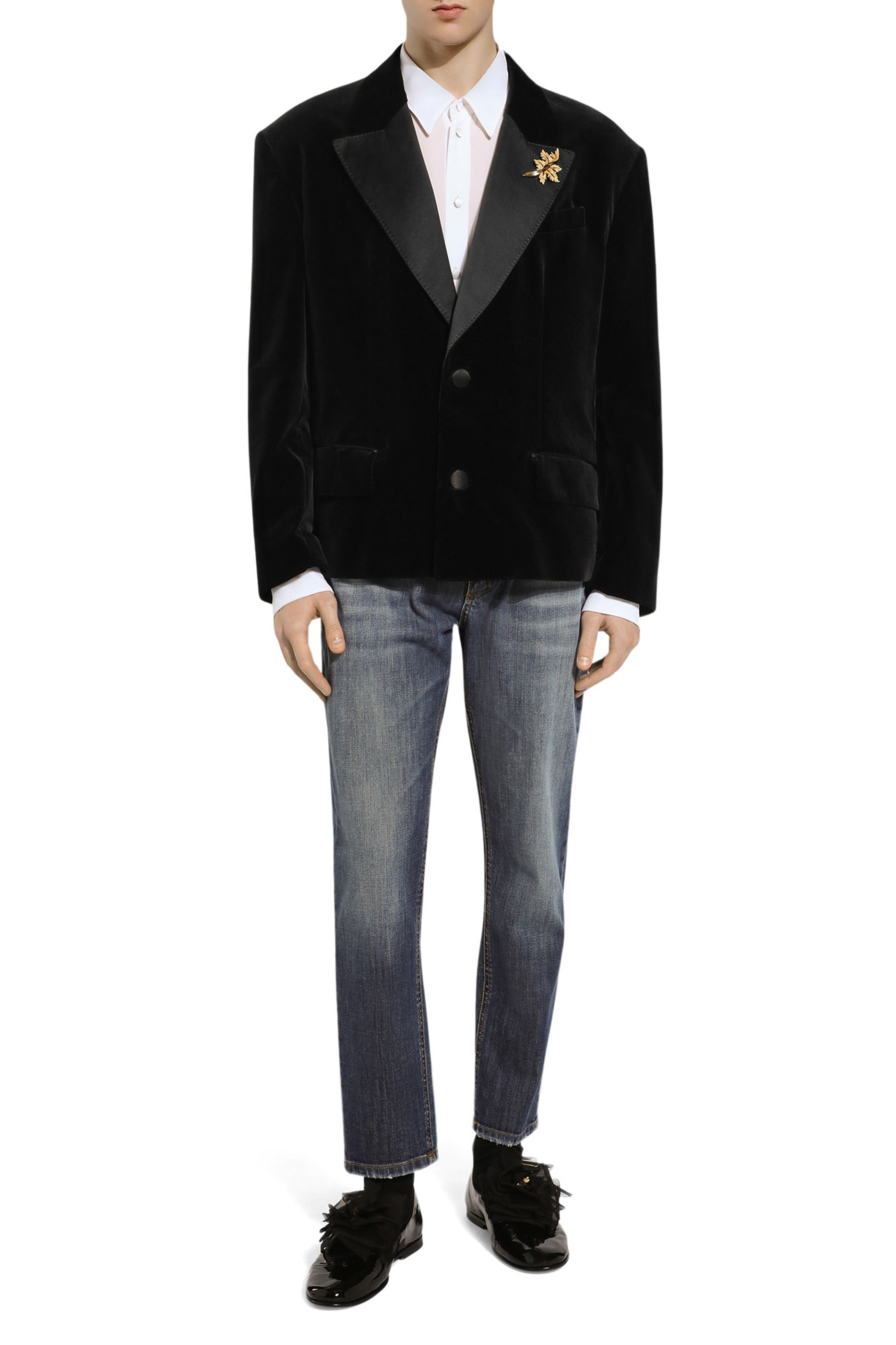 جاكيت بقصة فضفاضة وصف أزرار مخمل