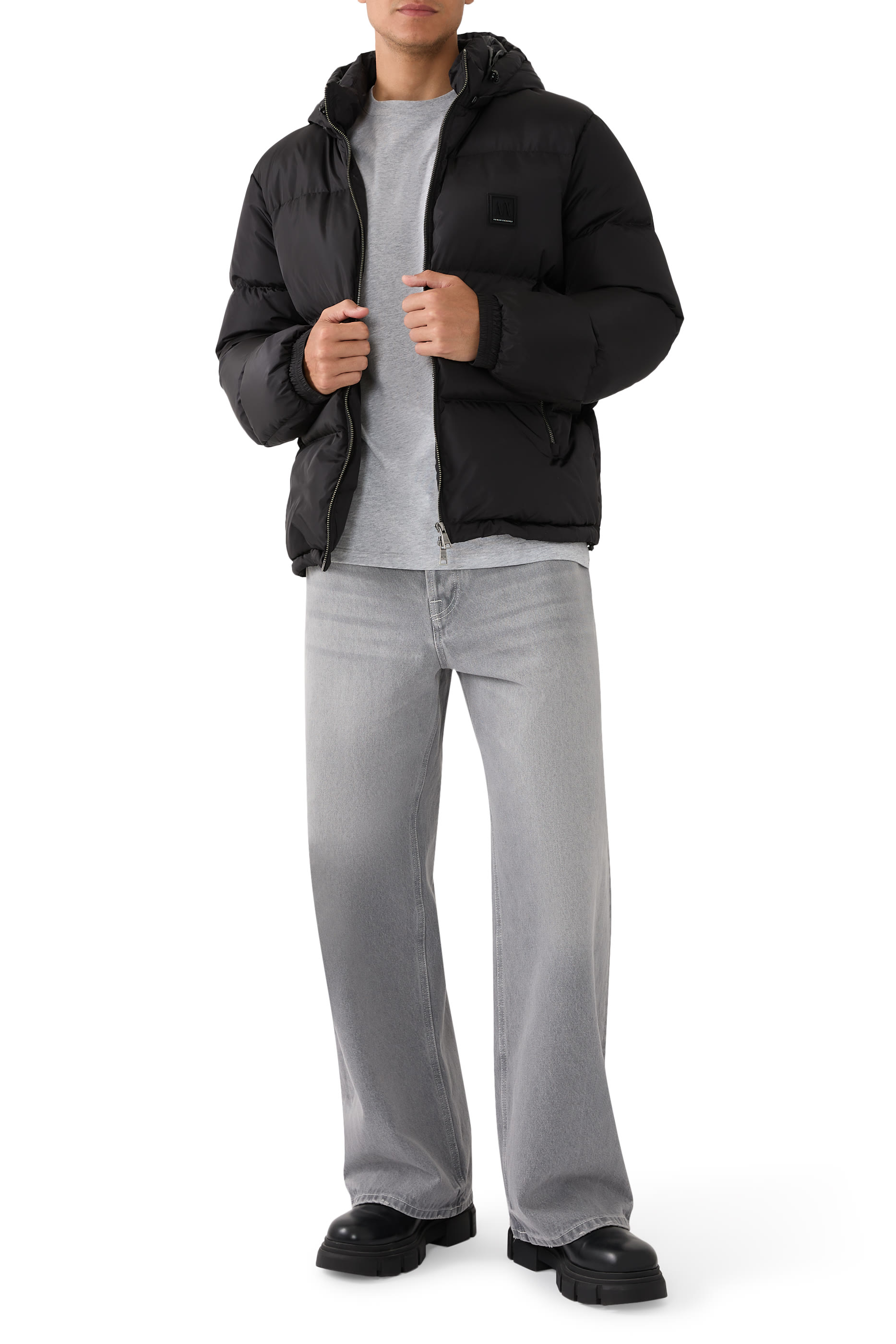 تيشيرت بشعار الماركة