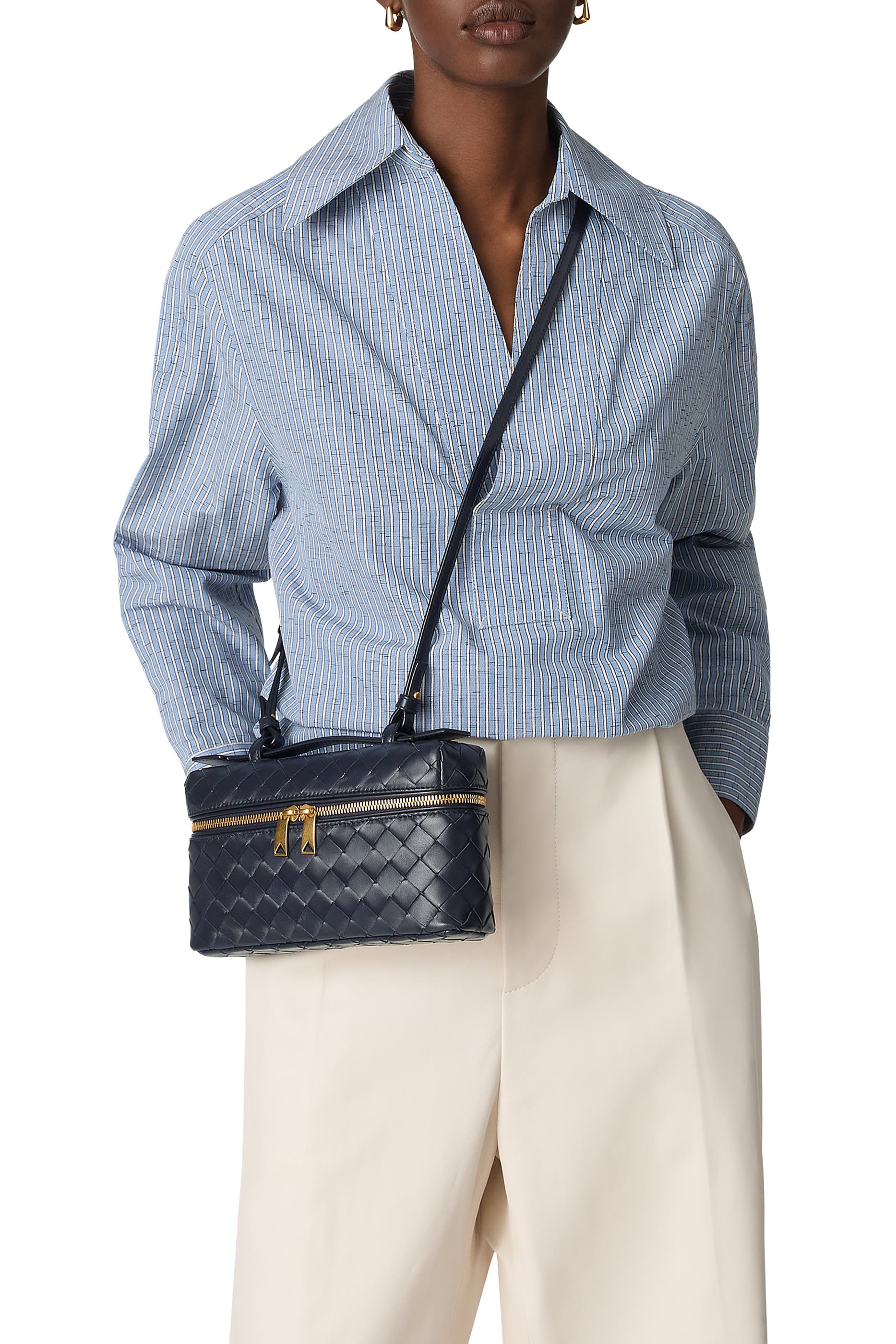 حقيبة مستحضرات تجميل بحمالة