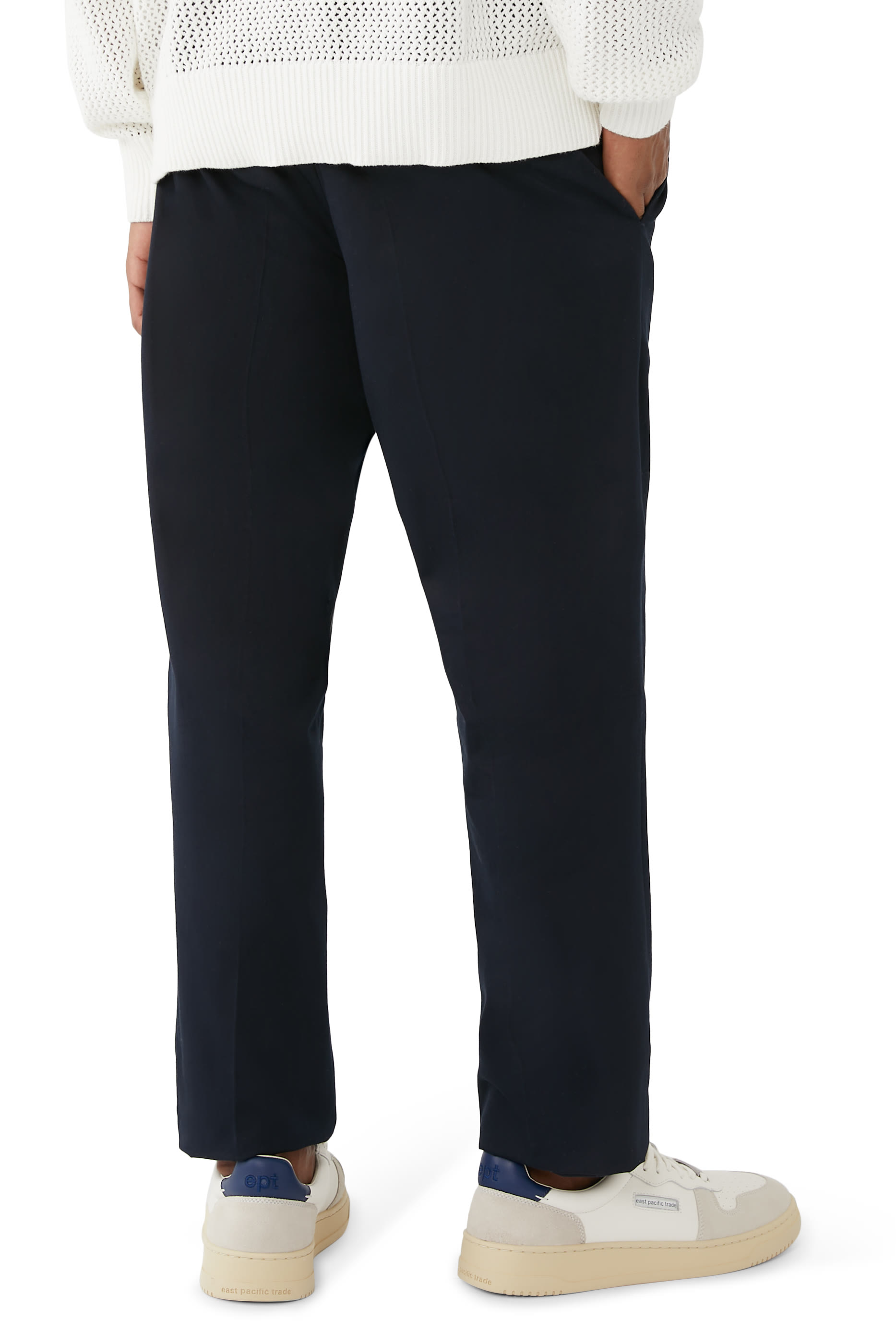 سنيكرز كورت