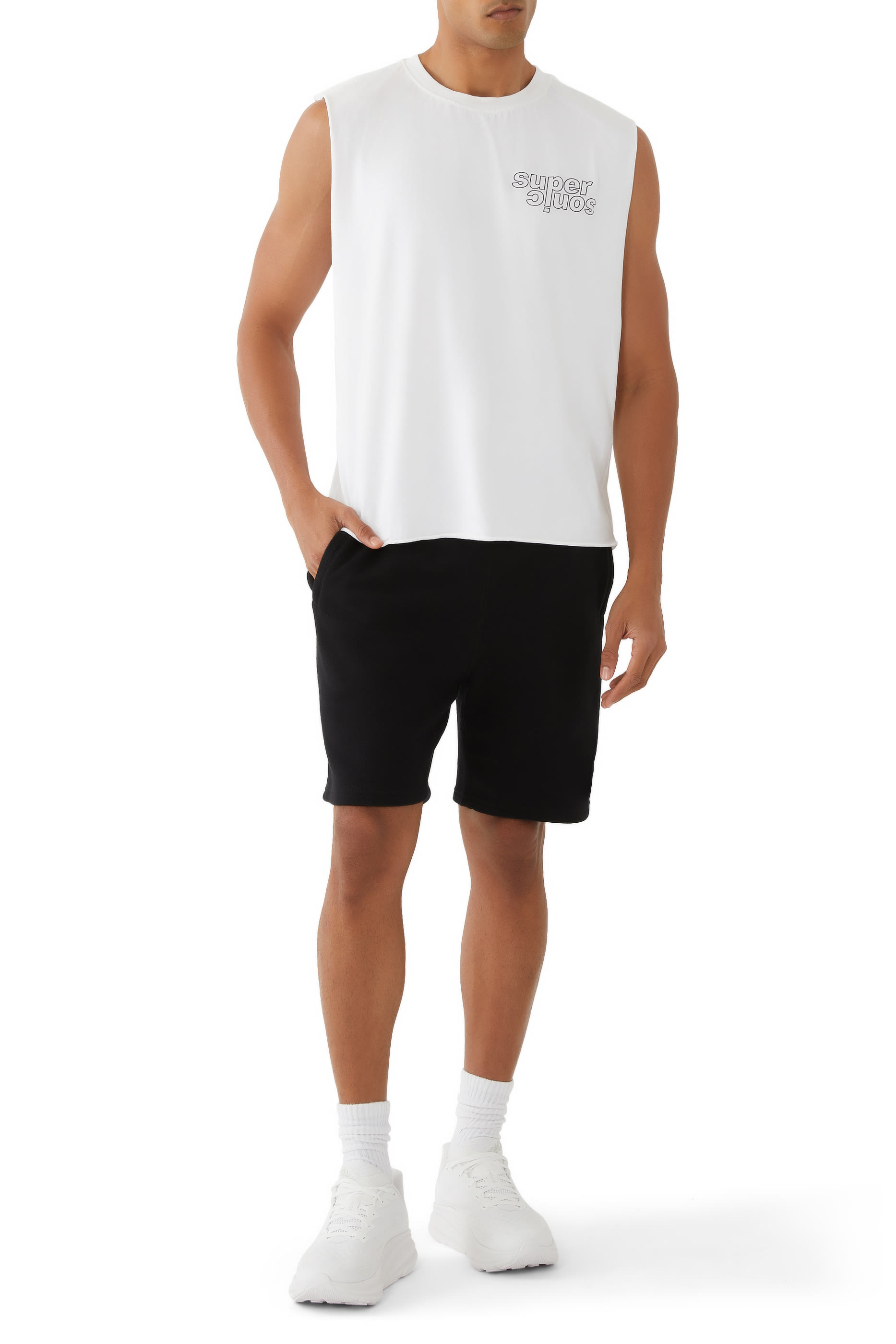 بلوزة إيزي بلا أكمام بطبعة سوبرسونيك