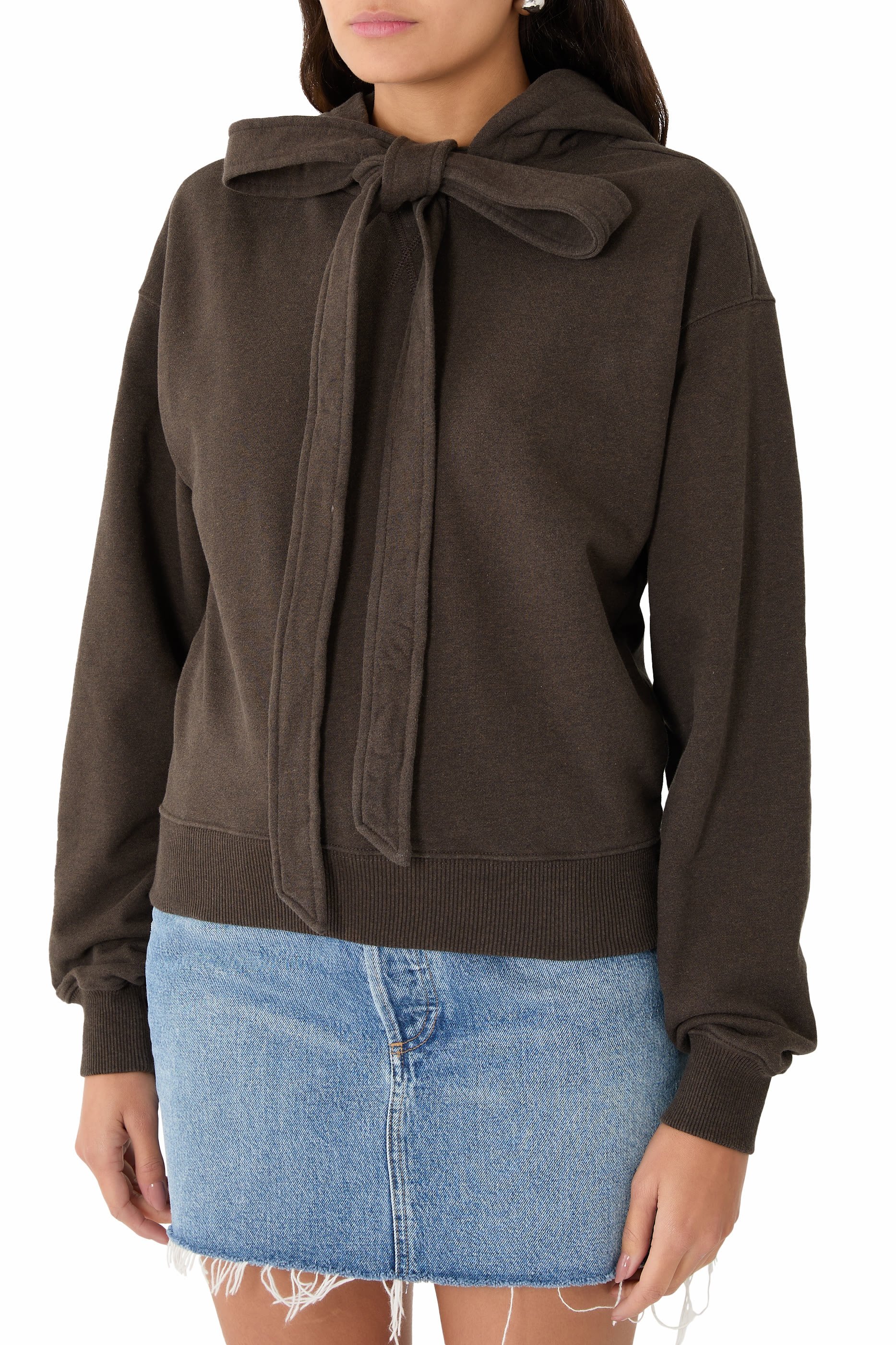 هودي بفيونكة معقودة