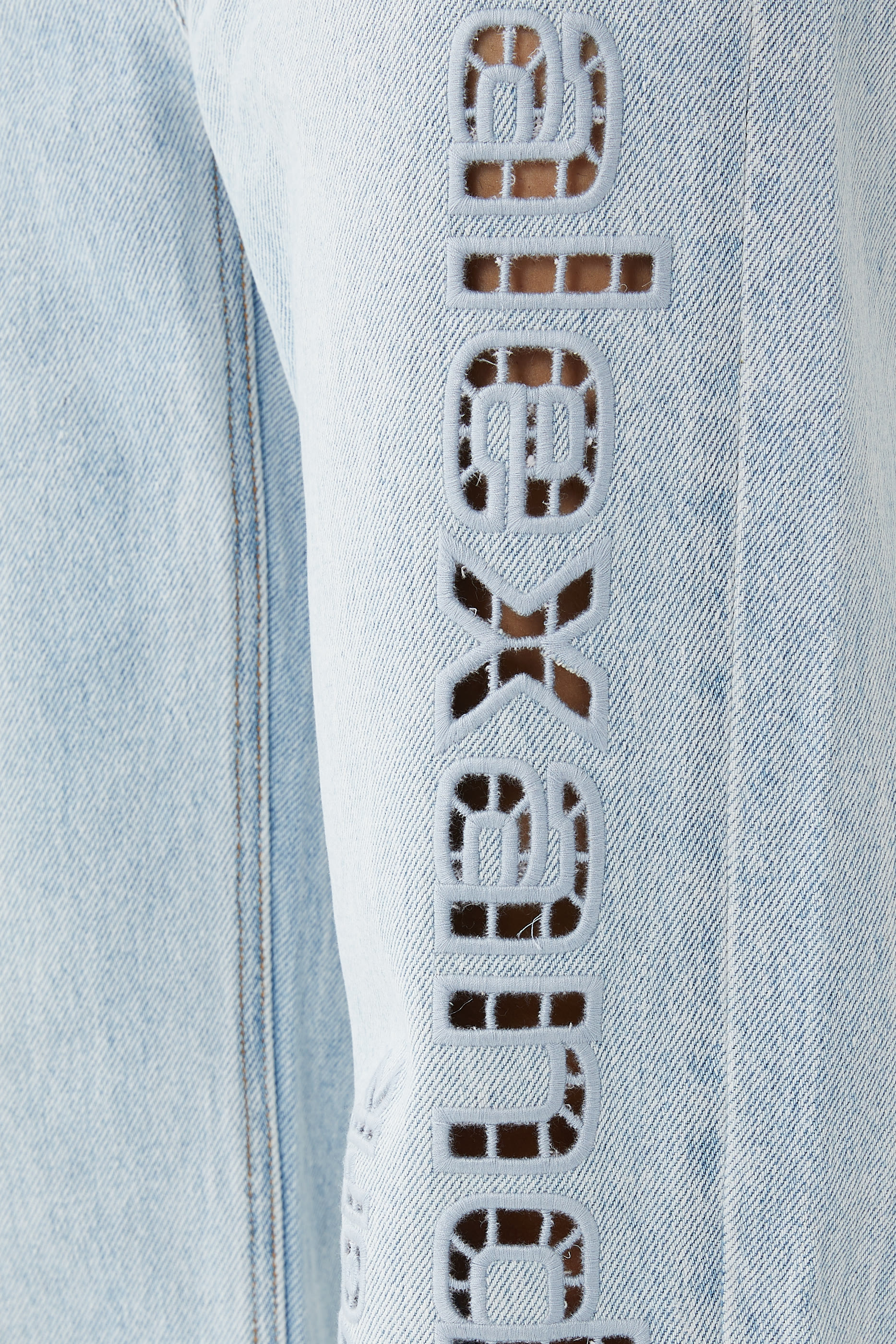 بنطال جينز إز بفتحات بشعار الماركة دينم