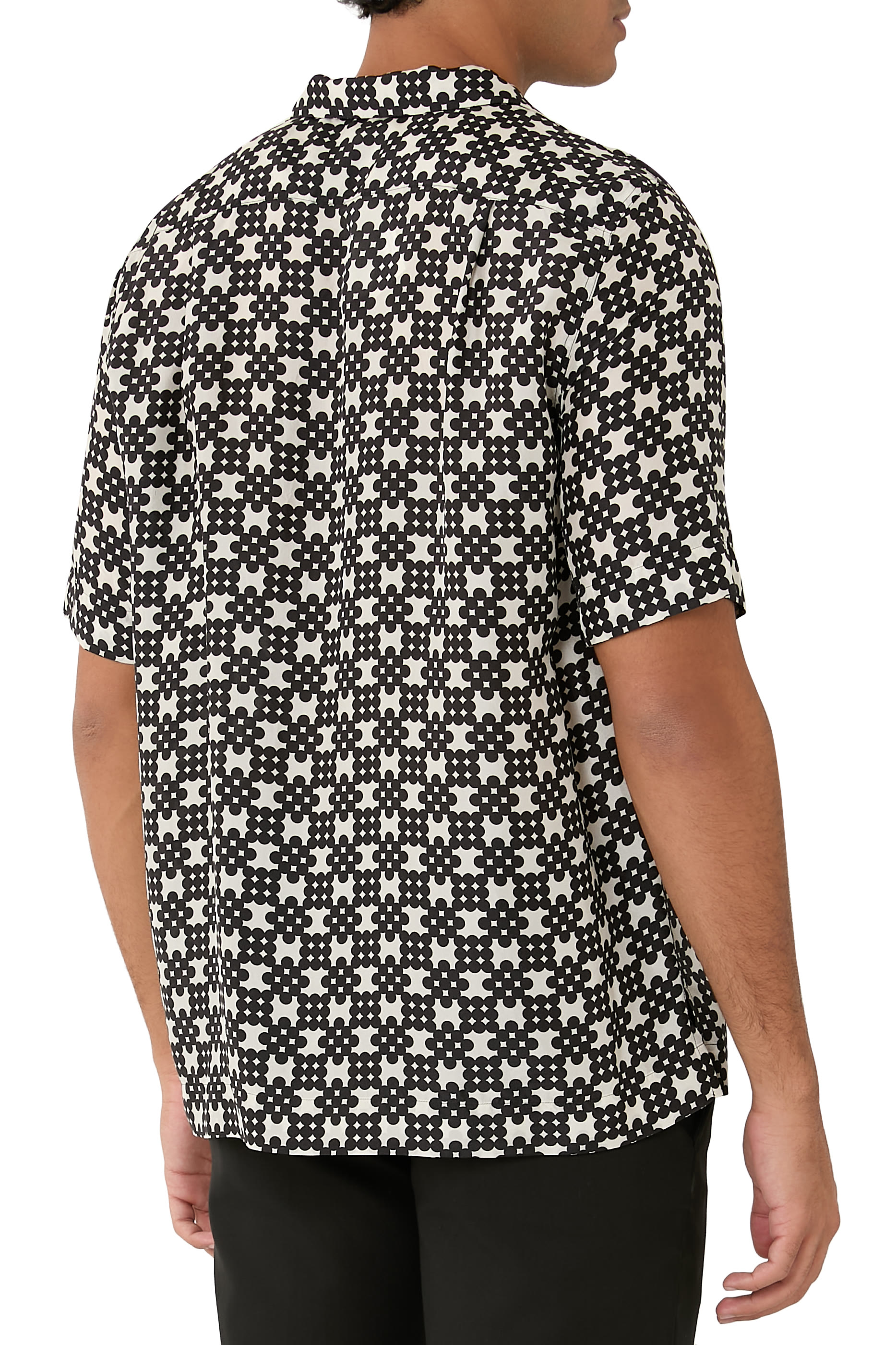 قميص كارلتون