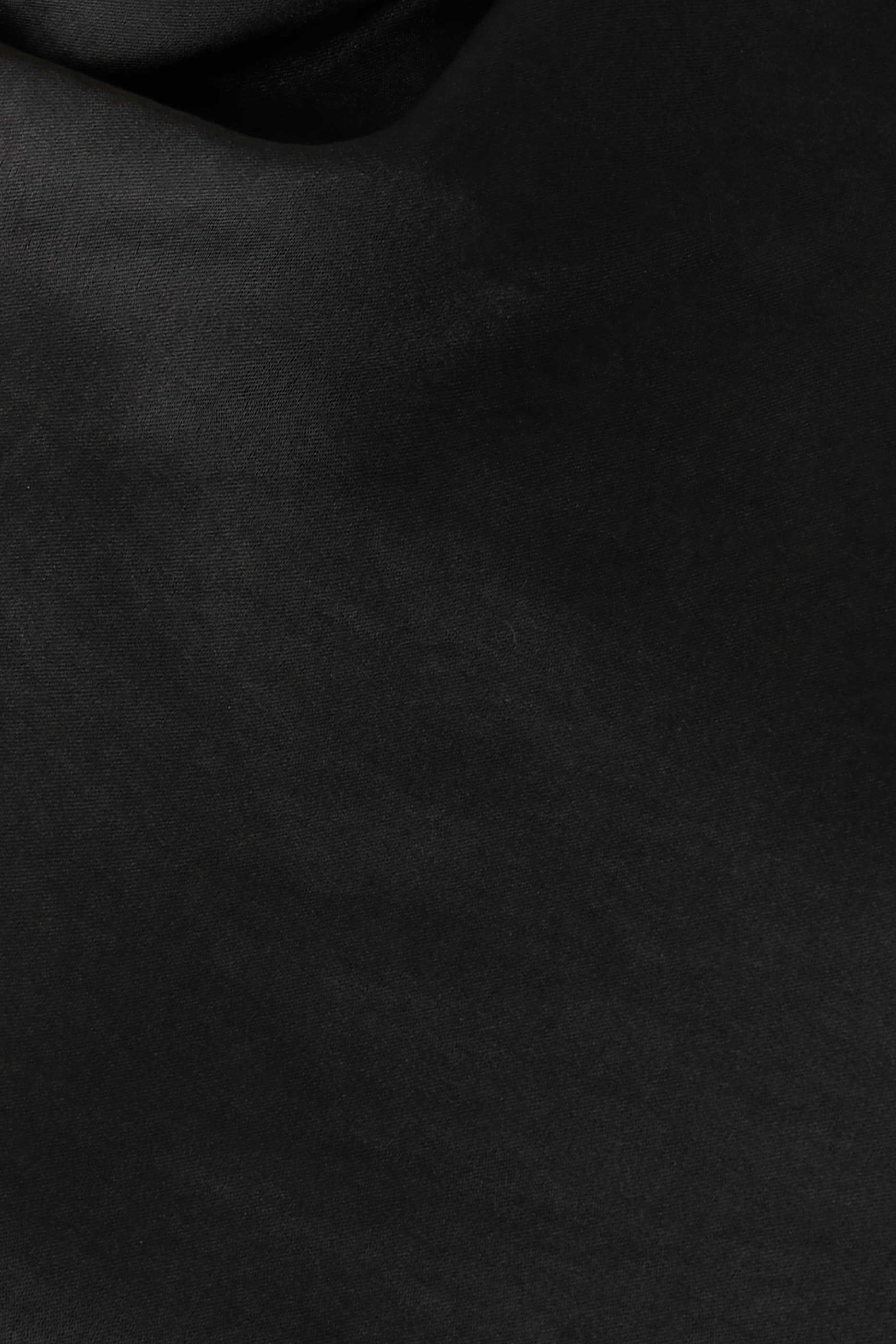 بلوزة بياس بياقة مطوية ساتان