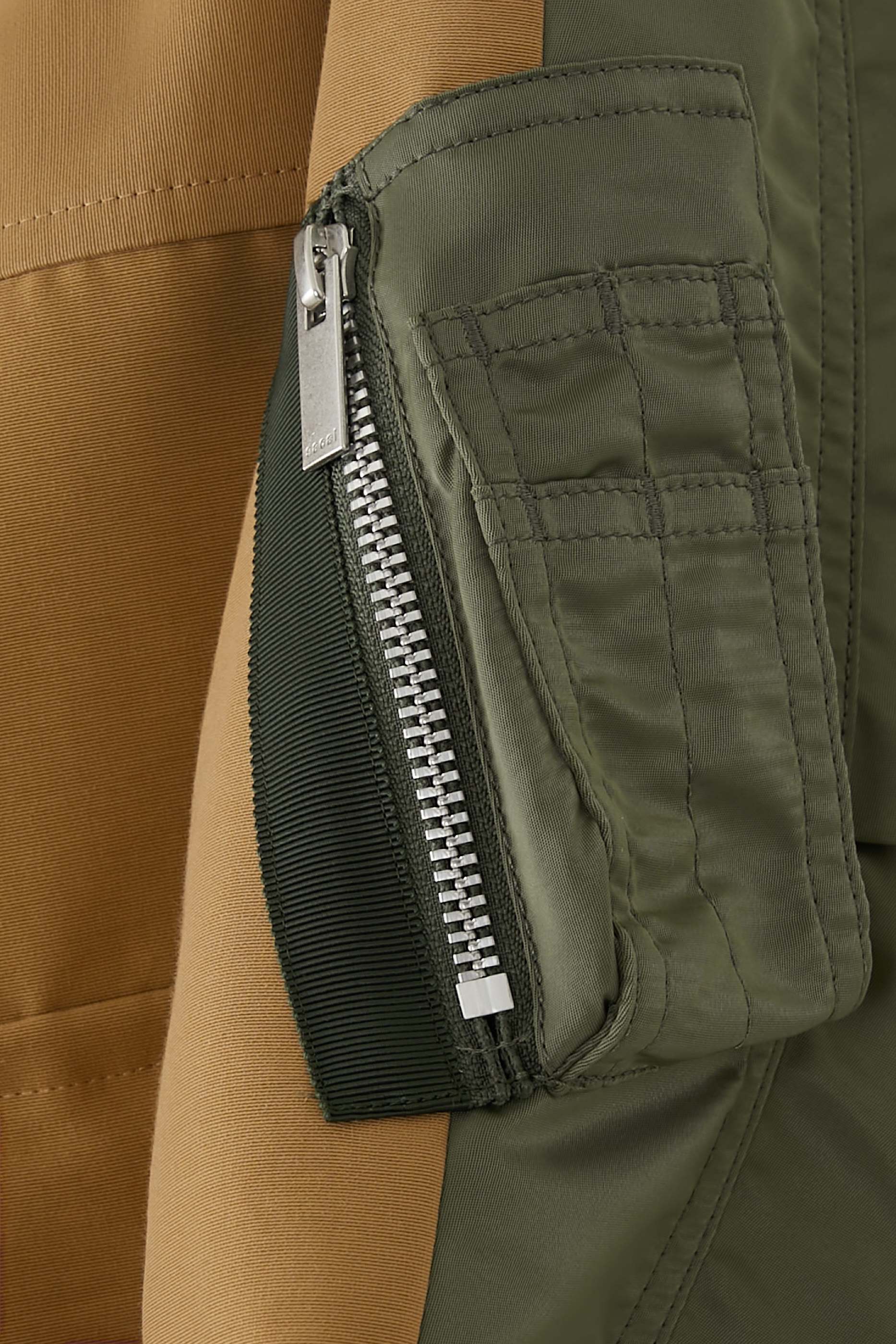 جاكيت بسحاب نايلون تويل و قماش بارز الملمس