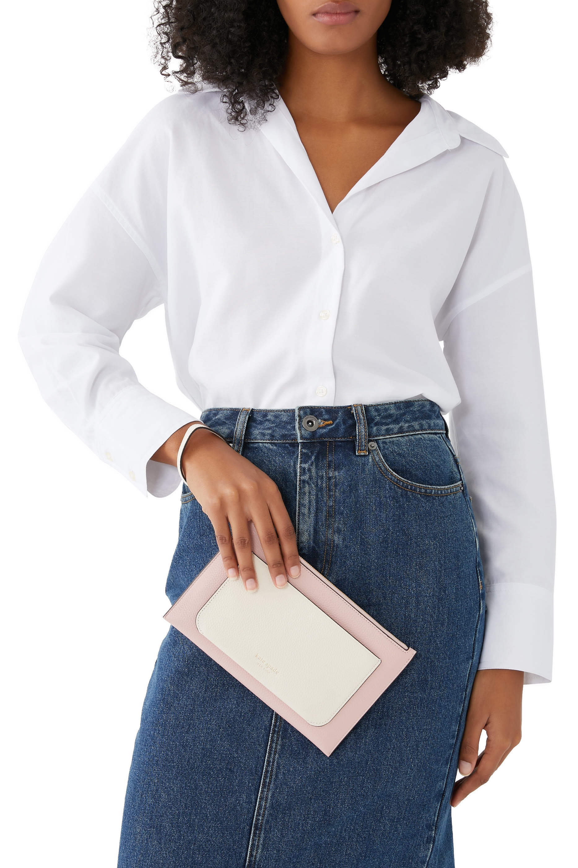 محفظة آفا بتصميم مقسم بألوان