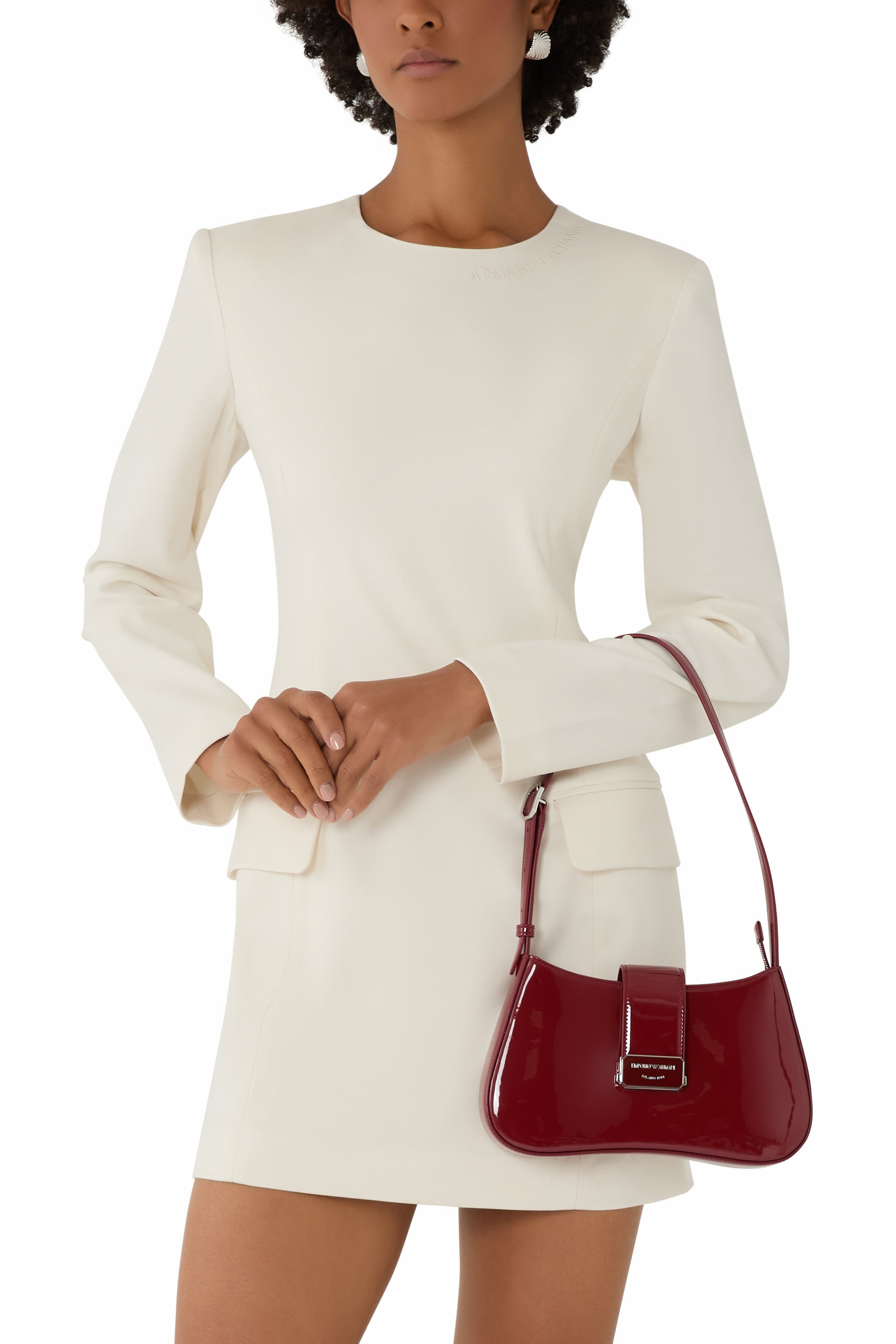 حقيبة كتف هوبو بمشبك بتصميم شعار الماركة