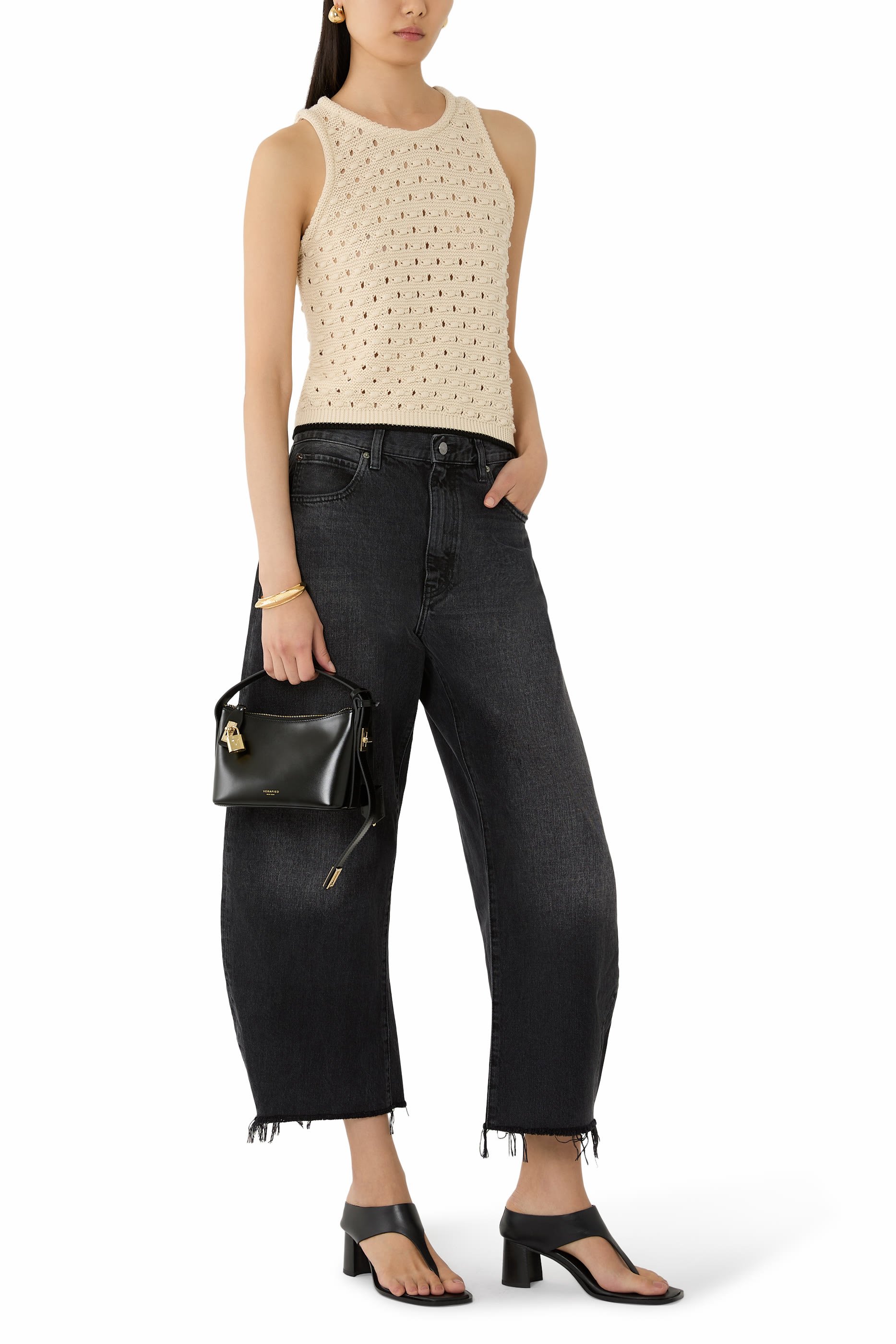 بنطال جينز بابل بقصة ساق أسطوانية قصيرة بخصر مرتفع وحافة منسلة