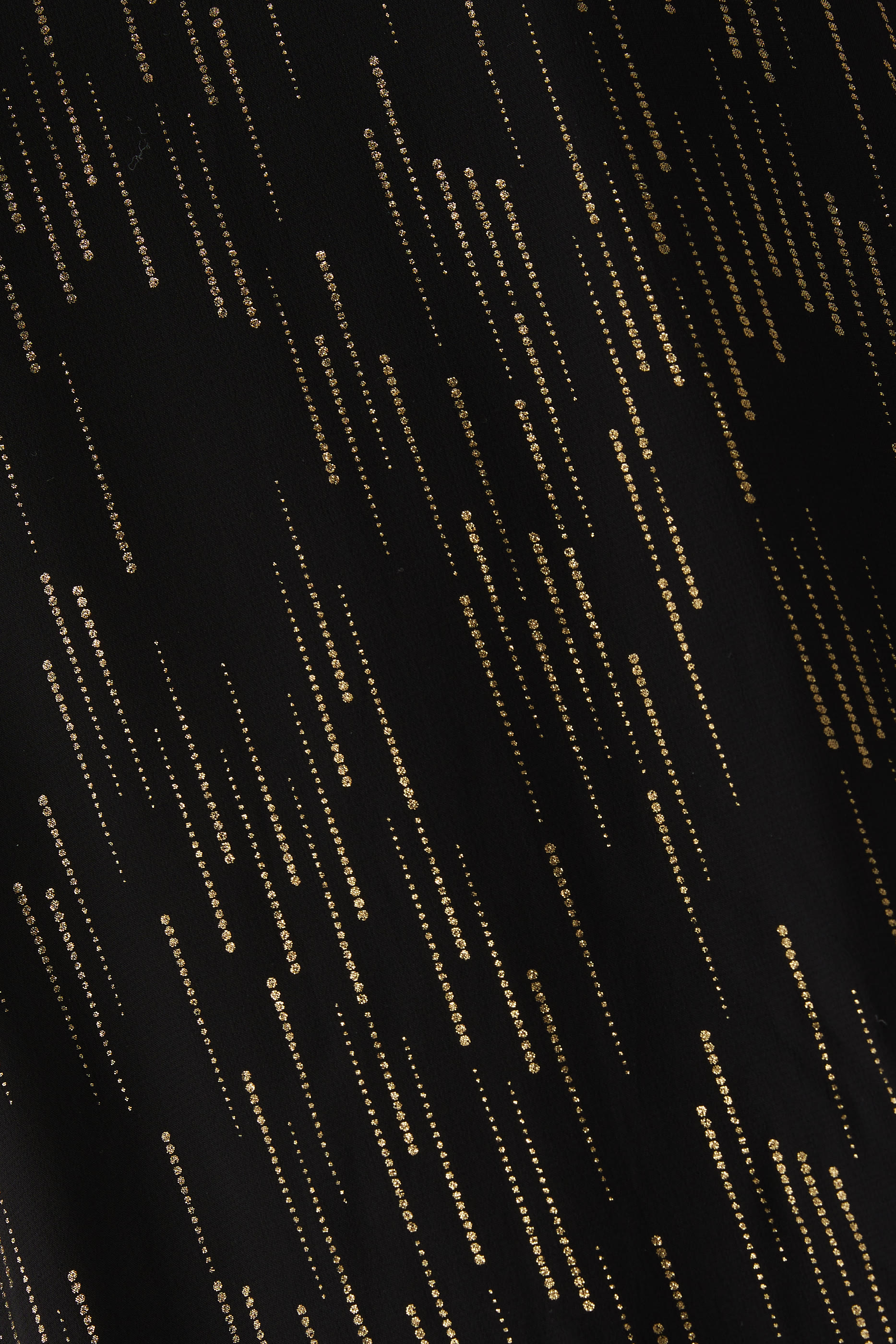 بلوزة فوال بتفاصيل لوركس