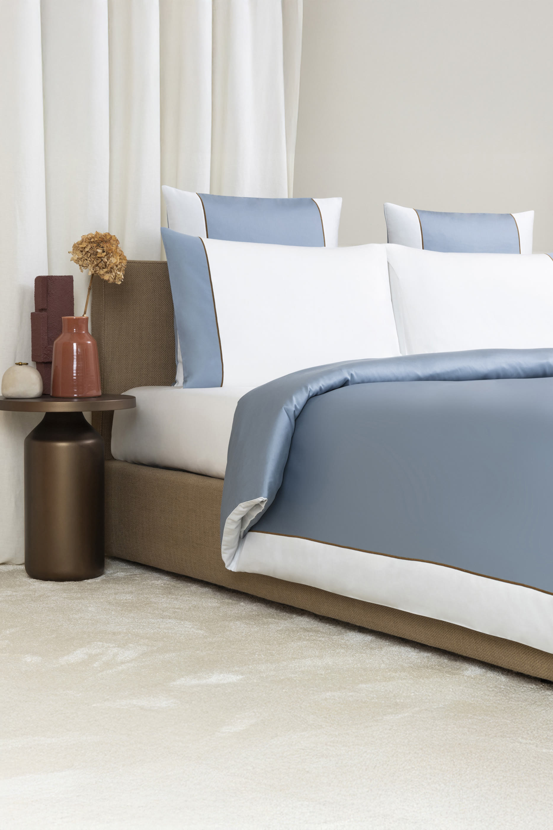 طقم غطاء لحاف مقسم بألوان