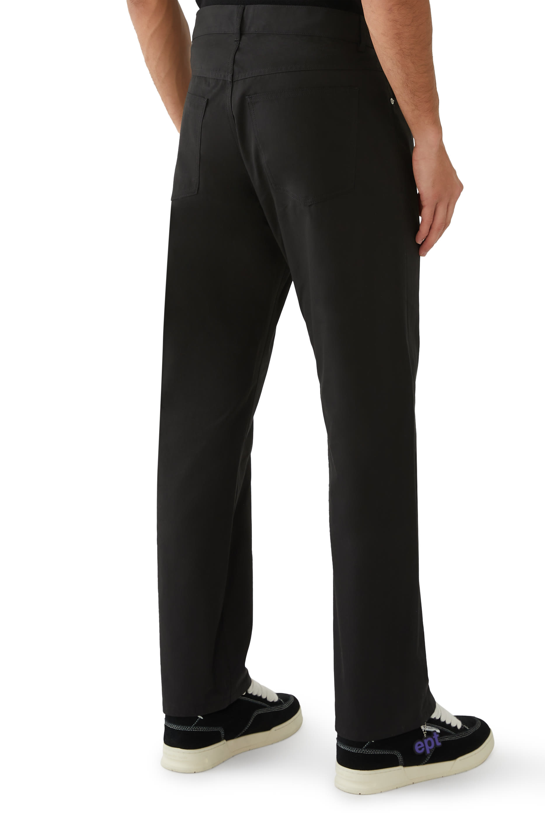 بنطال بقصة ساق مستقيمة