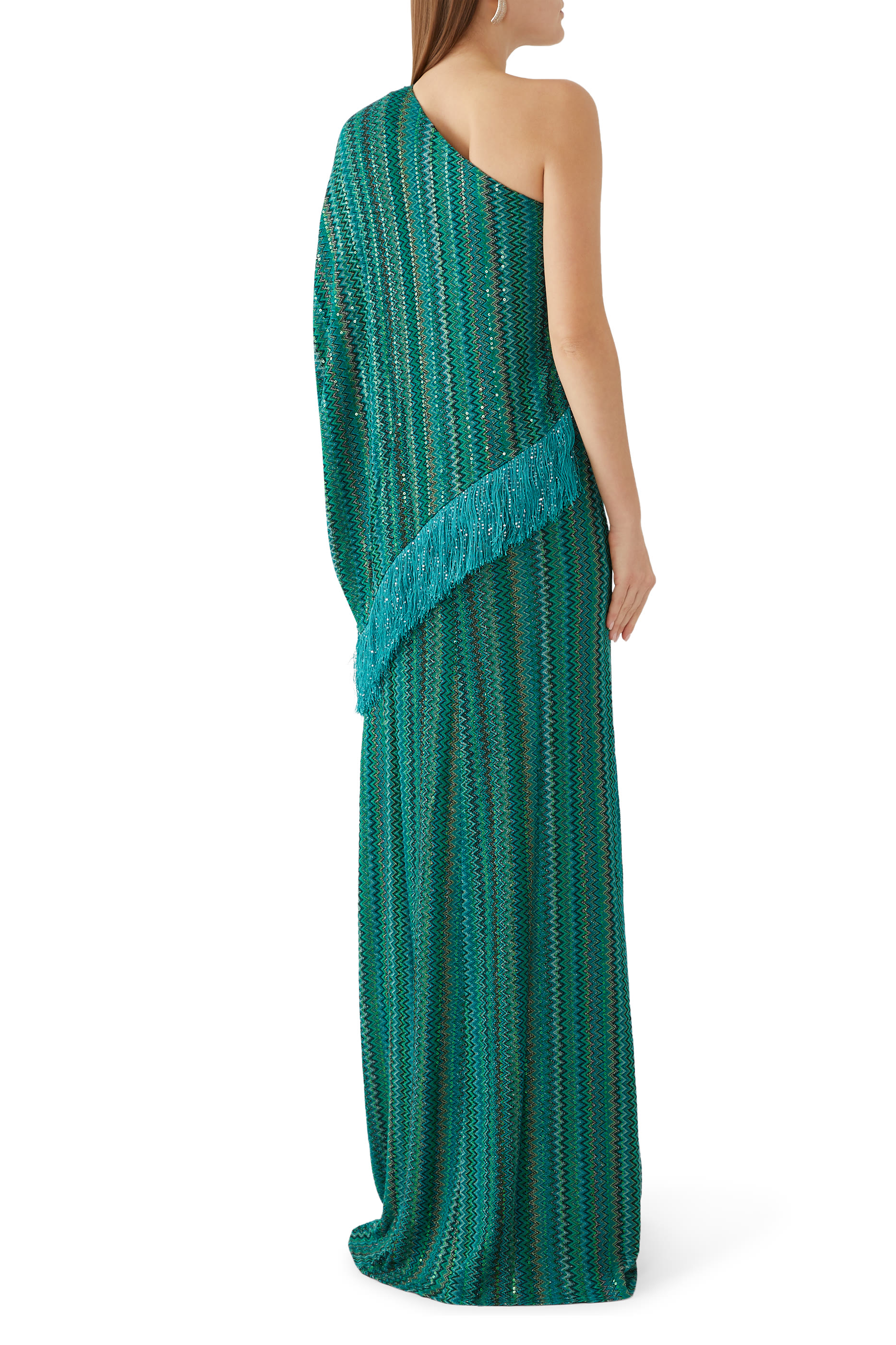 فستان بتصميم حصري غير متماثل وقصة واسعة ونقشة خطوط متعرجة مزين بترتر وشراشيب راشيل