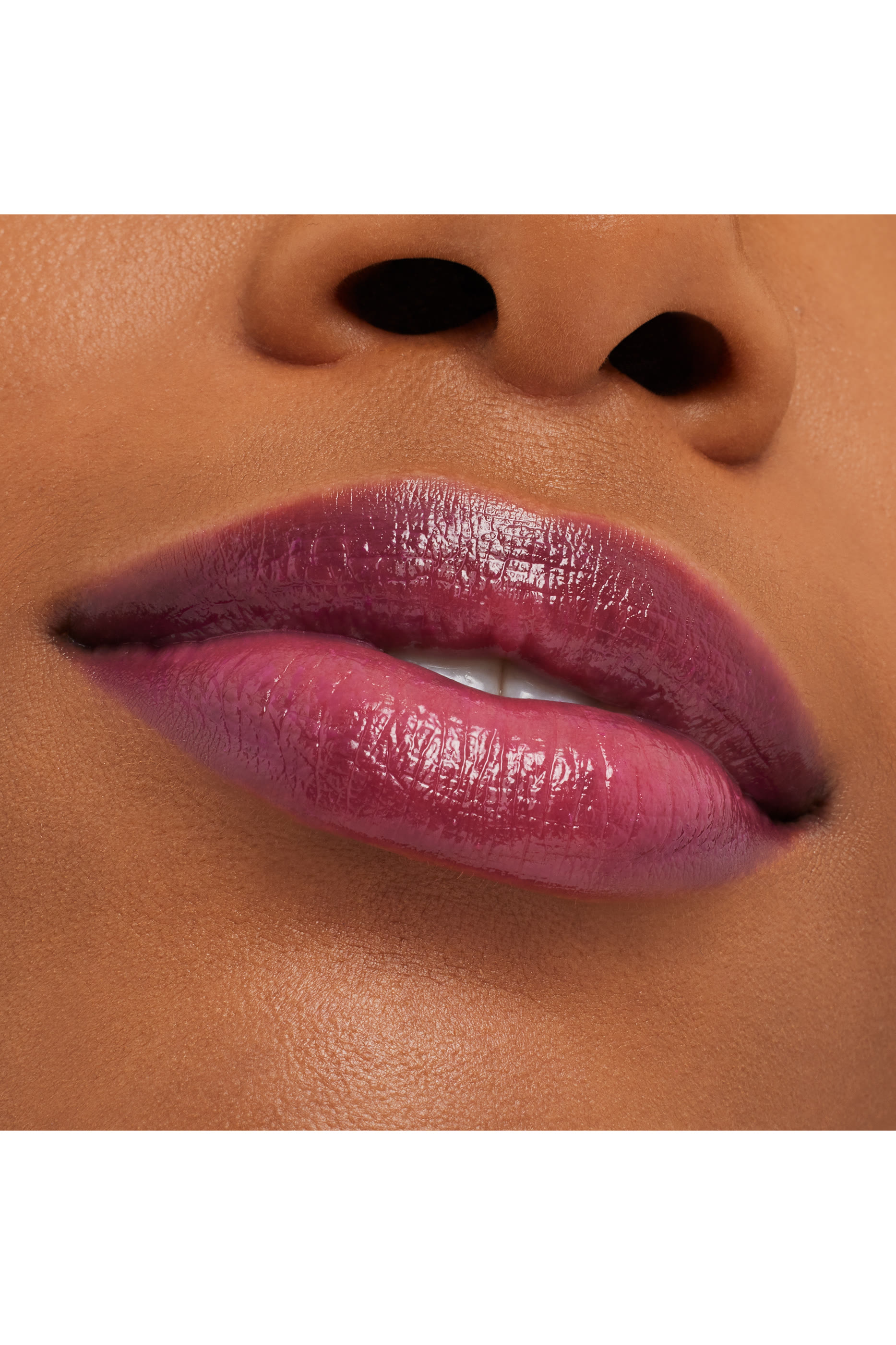 مرطب شفاه جلو بلاي