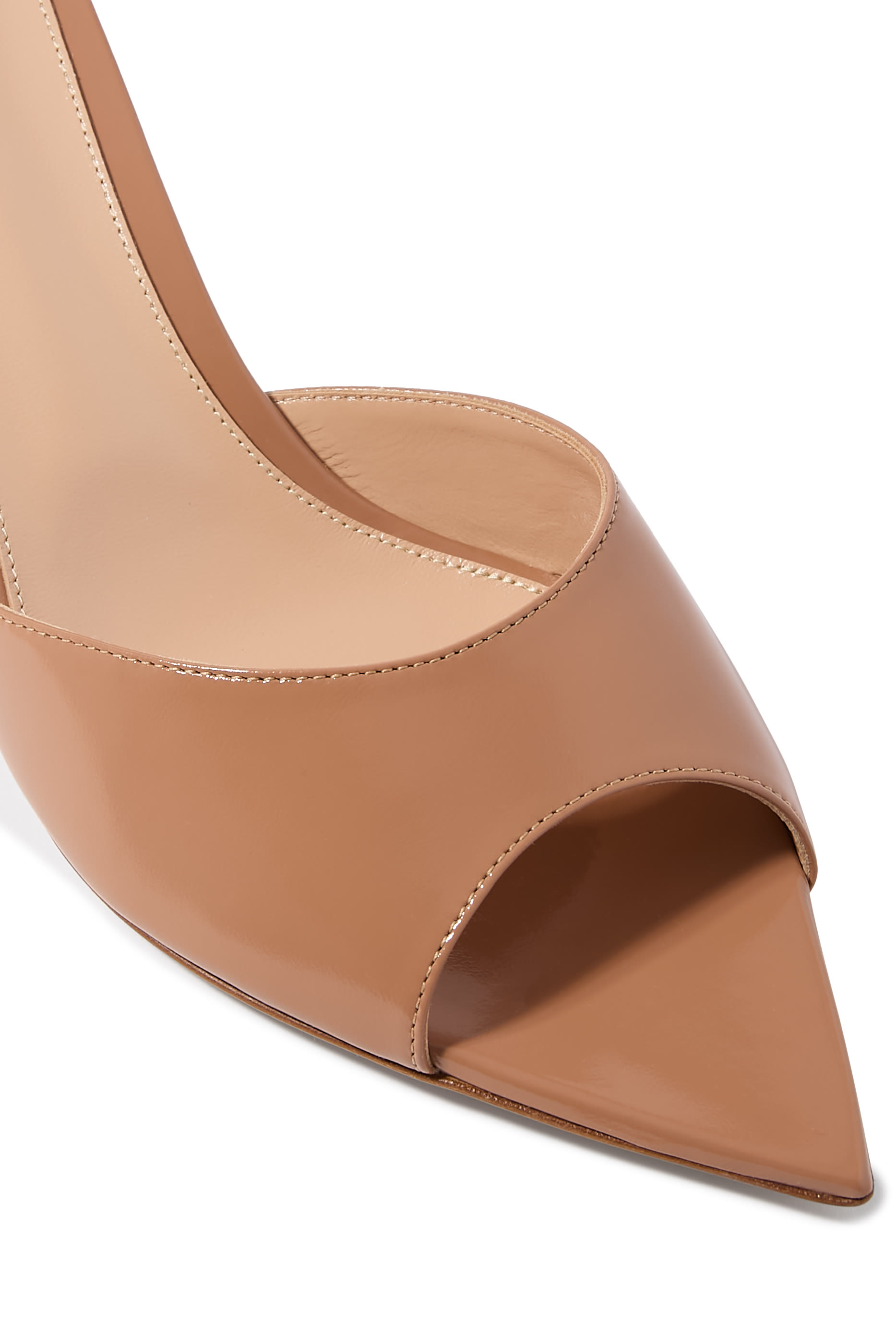 حذاء إيل 55 مفتوح من الخلف 